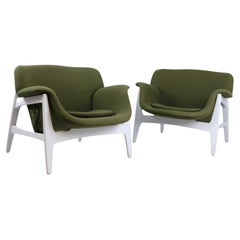 Pareja de sillones Carin Bryggman en verde y blanco, Boman OY Mediados del siglo XX
