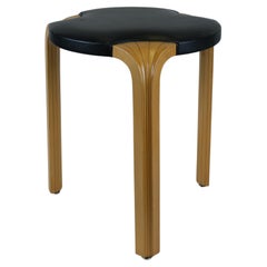 Tabouret X600 d'Alvar Aalto en bouleau et cuir noir original, Artek, années 1960