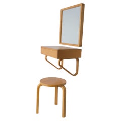 Alvar Aalto Konsolenspiegel und Hocker für den Eingangsbereich, 1950er Jahre für Artek