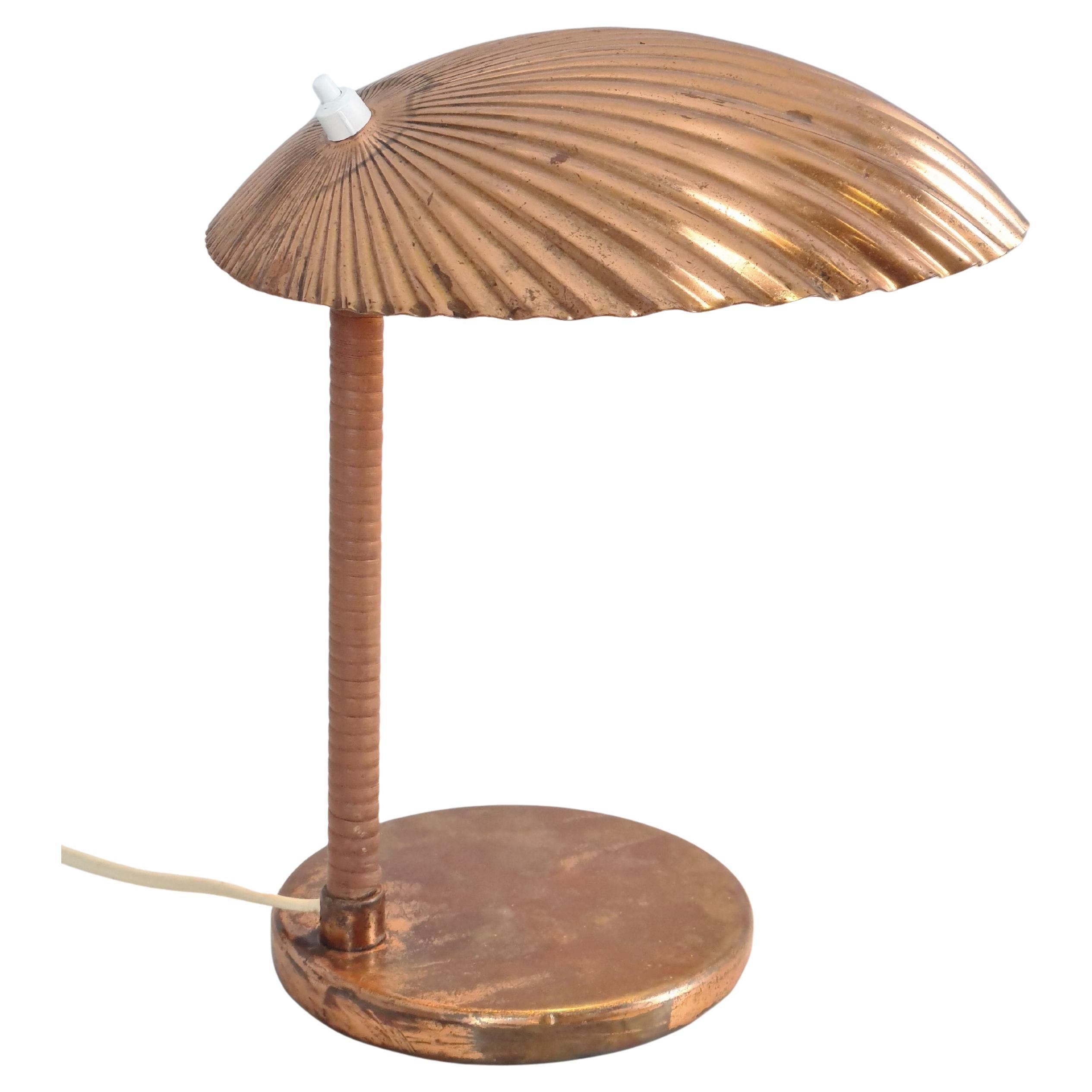 Paavo Tynell Copper Sea Shell Table Lamp Model 5321, Taito Oy 1940s