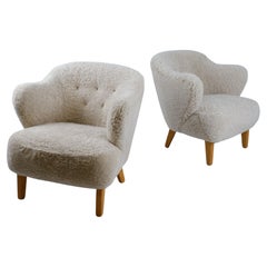 Paar Flemming Lassen Ingeborg-Stühle in Rauchbeige aus Schafsfell, Asko 1950er Jahre