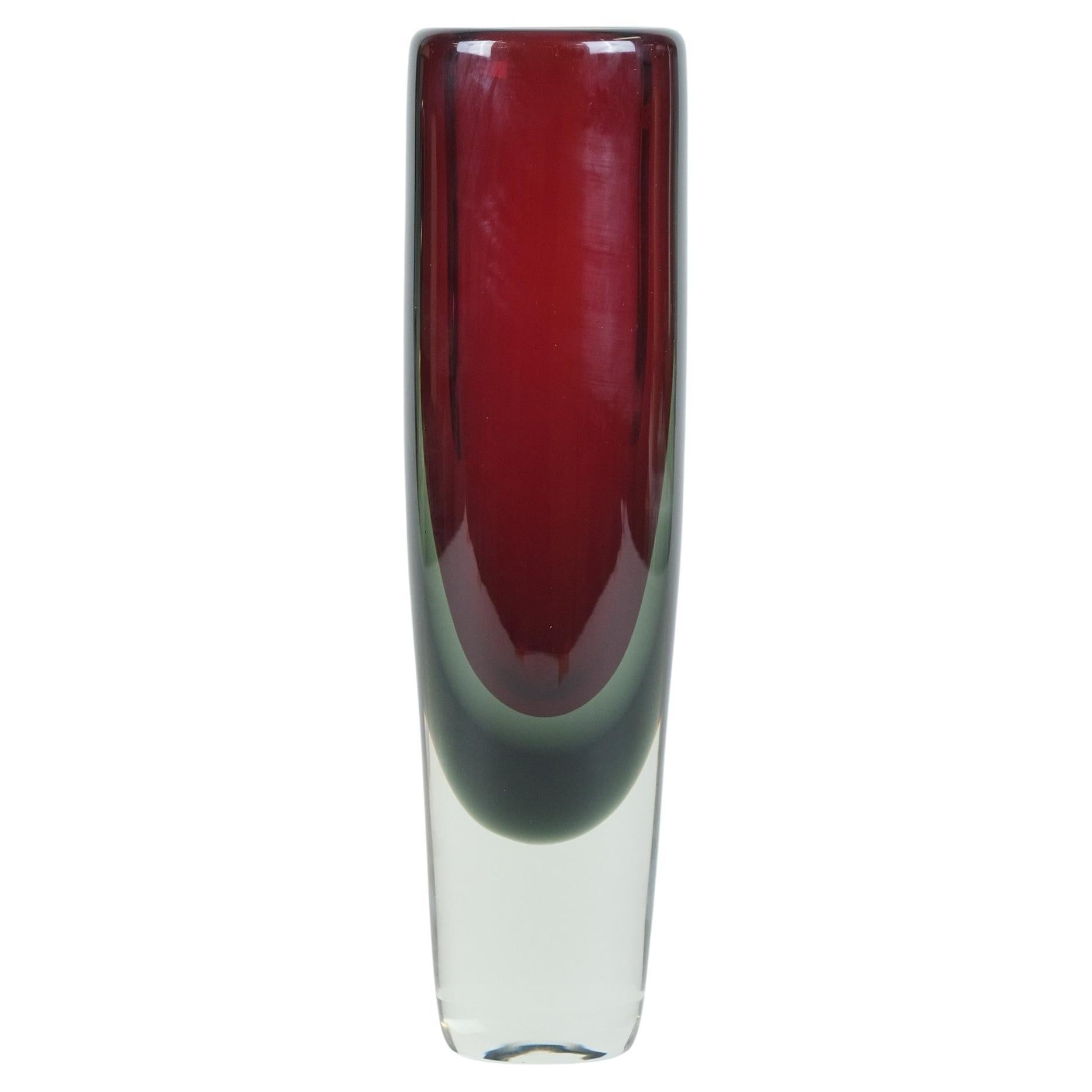 Objeto de vidrio artístico Kaj Franck KF 239 en tono rojo y verde grisáceo, Nuutajärvi 1962