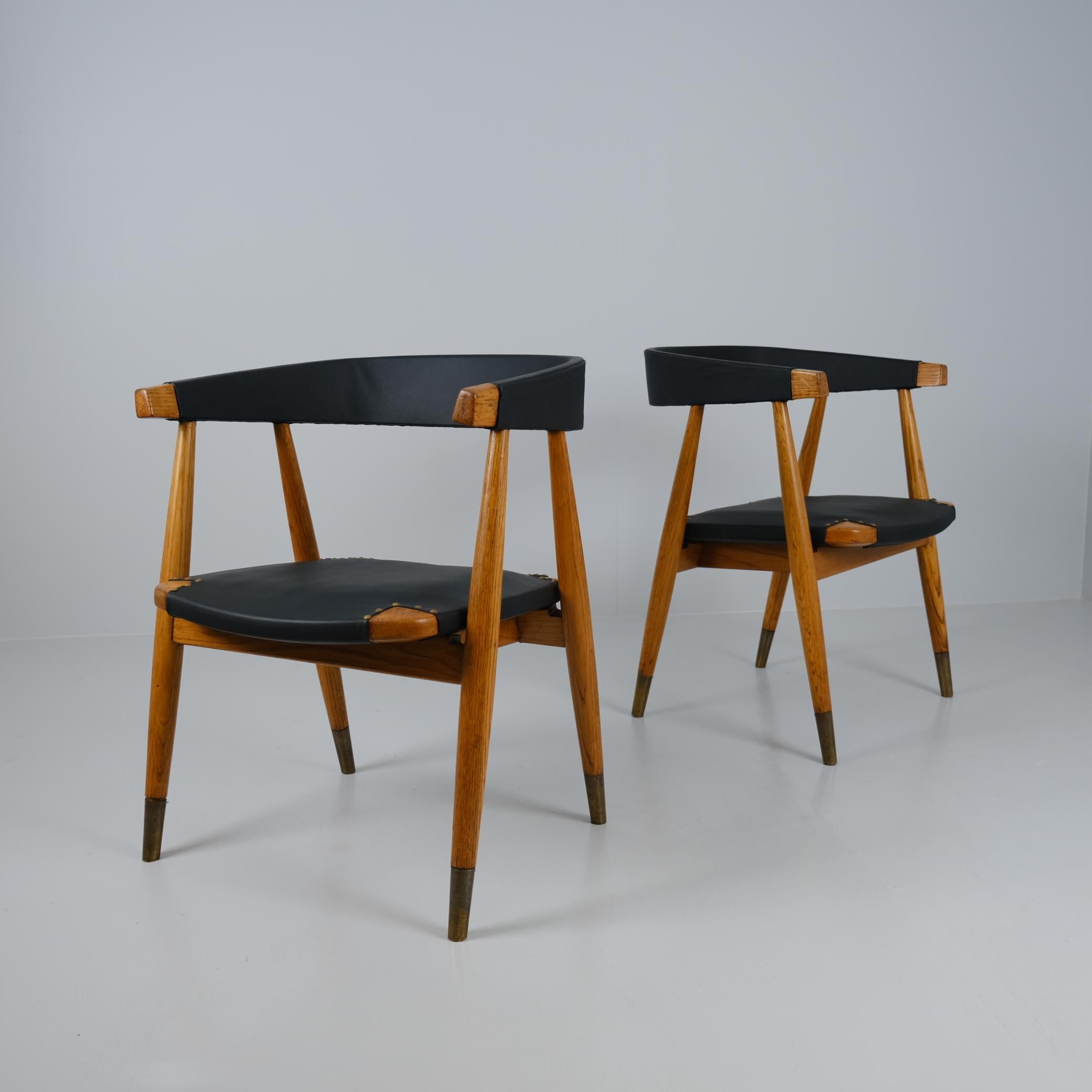 Ensemble de 8 chaises de salle à manger Lasse Ollinkari en cuir noir, Finlande, années 1950 en vente 8