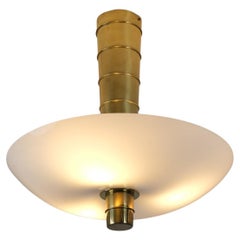Lámpara de techo Paavo Tynell "Cannon Shell" 9053 de latón y cristal, Idman Años 50