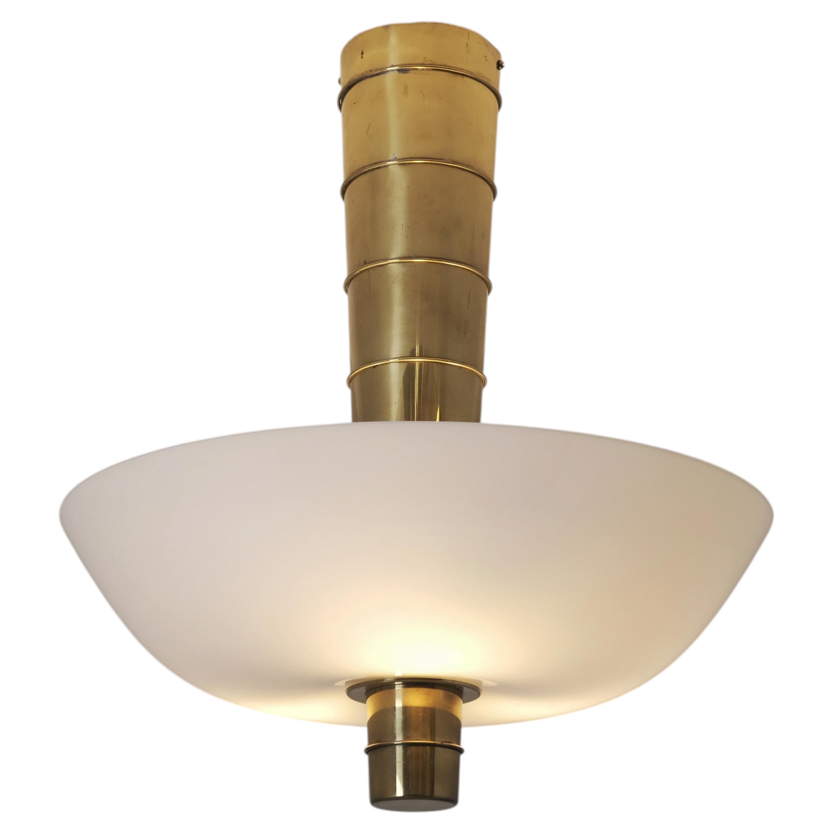 Paavo Tynell „Cannon Shell“ Kronleuchter 9053 aus Messing und Glas, Idman, 1950er Jahre im Angebot