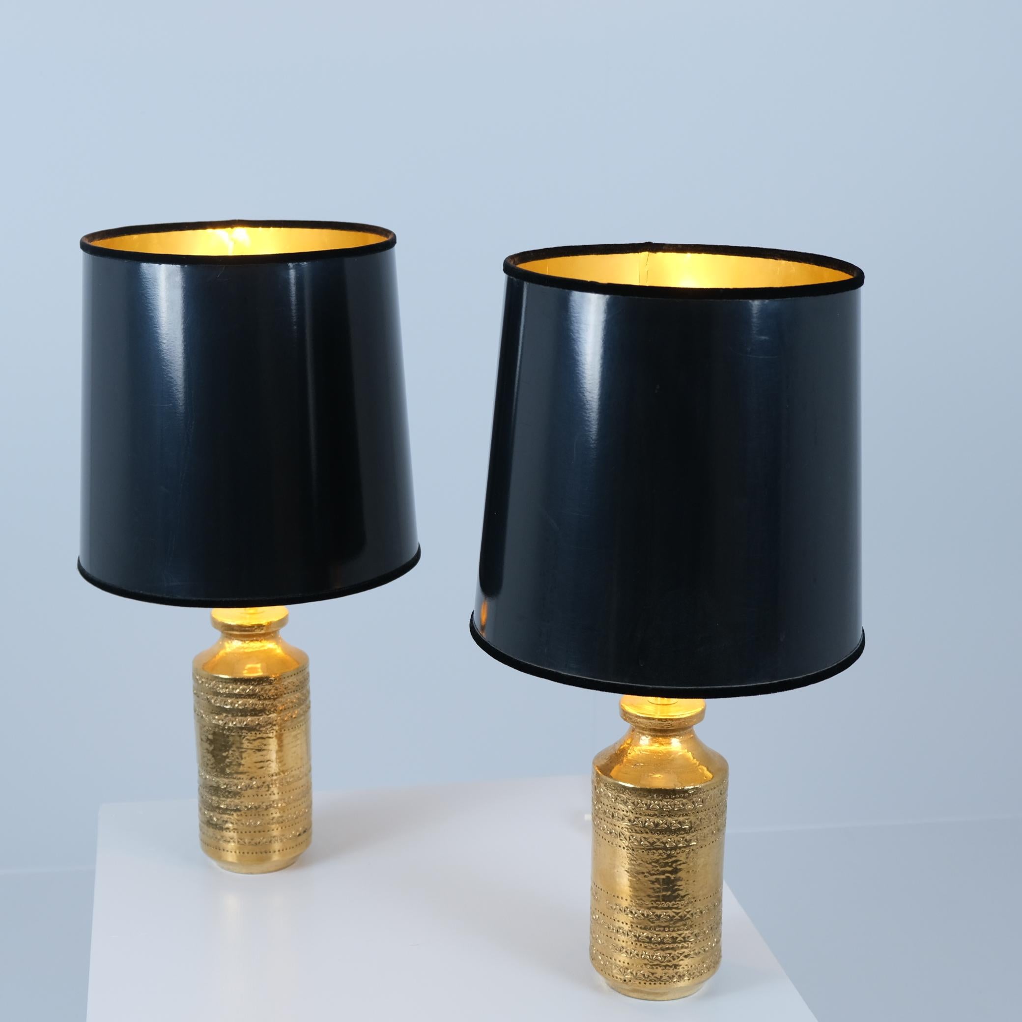 Mid-Century Modern Paire de lampes de table Bitossi en céramique dorée, laiton et noir, Bitossi 1960s en vente