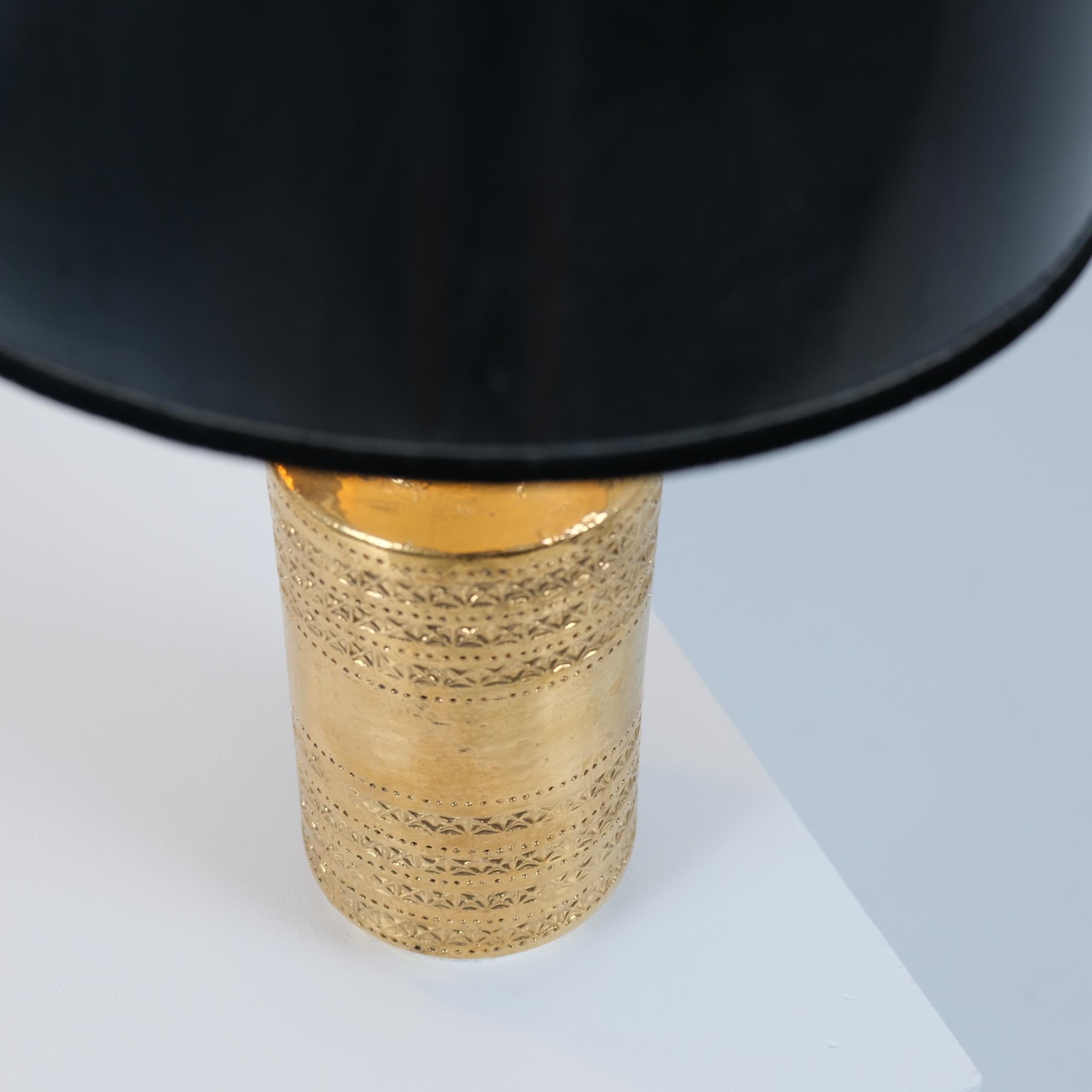 italien Paire de lampes de table Bitossi en céramique dorée, laiton et noir, Bitossi 1960s en vente
