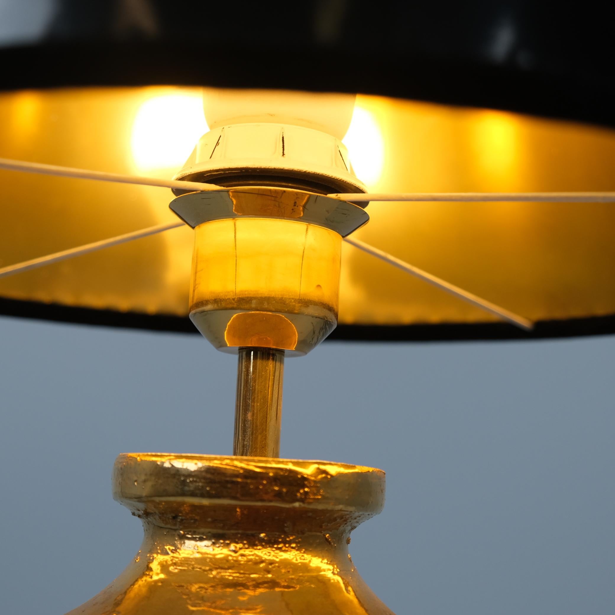 Milieu du XXe siècle Paire de lampes de table Bitossi en céramique dorée, laiton et noir, Bitossi 1960s en vente