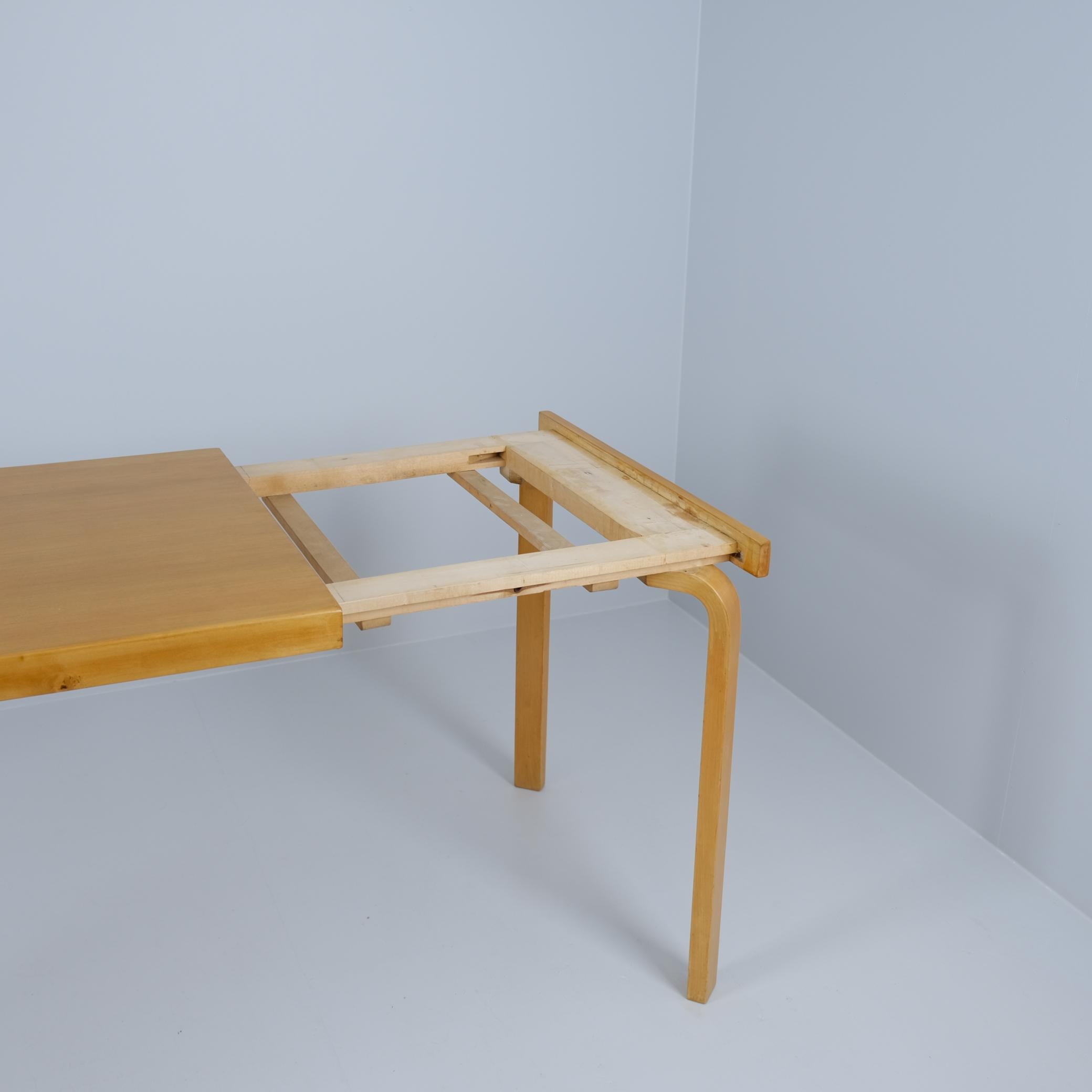 Mid-20th Century Aino Aalto Extendable Dining Table in Birch and Oak, Artek 1940s For Sale