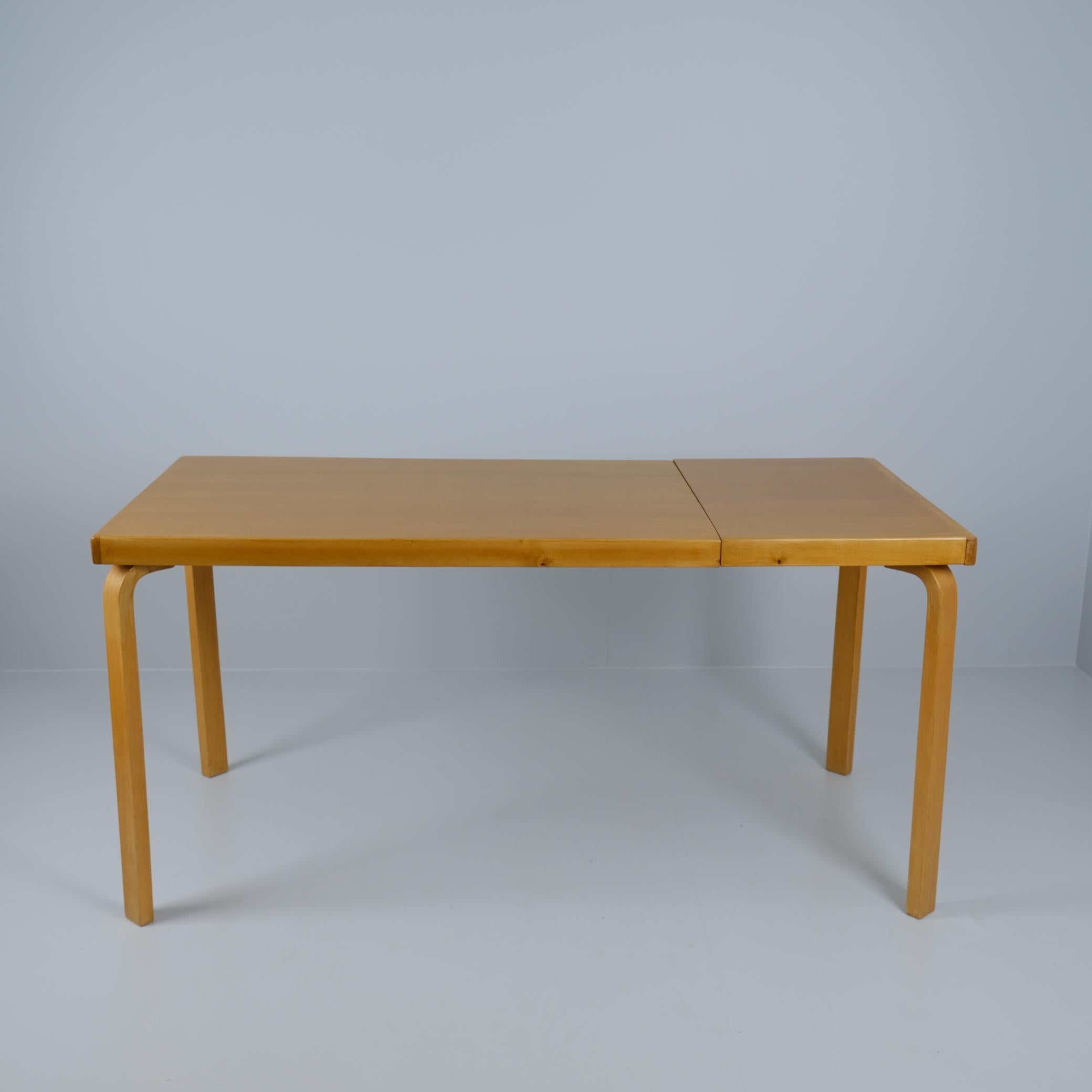 Aino Aalto Extendable Dining Table in Birch and Oak, Artek 1940s For Sale 1