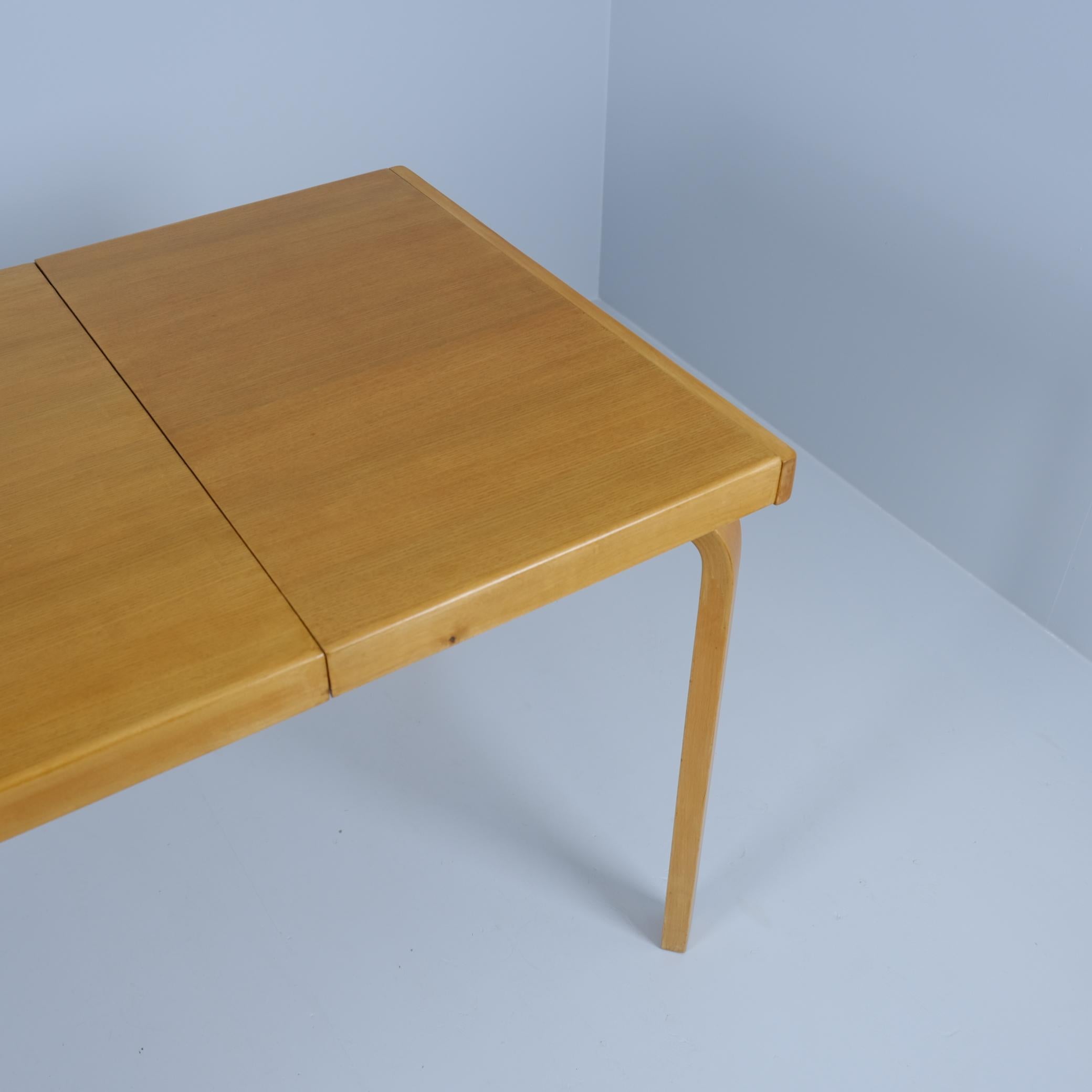 Aino Aalto Extendable Dining Table in Birch and Oak, Artek 1940s For Sale 3