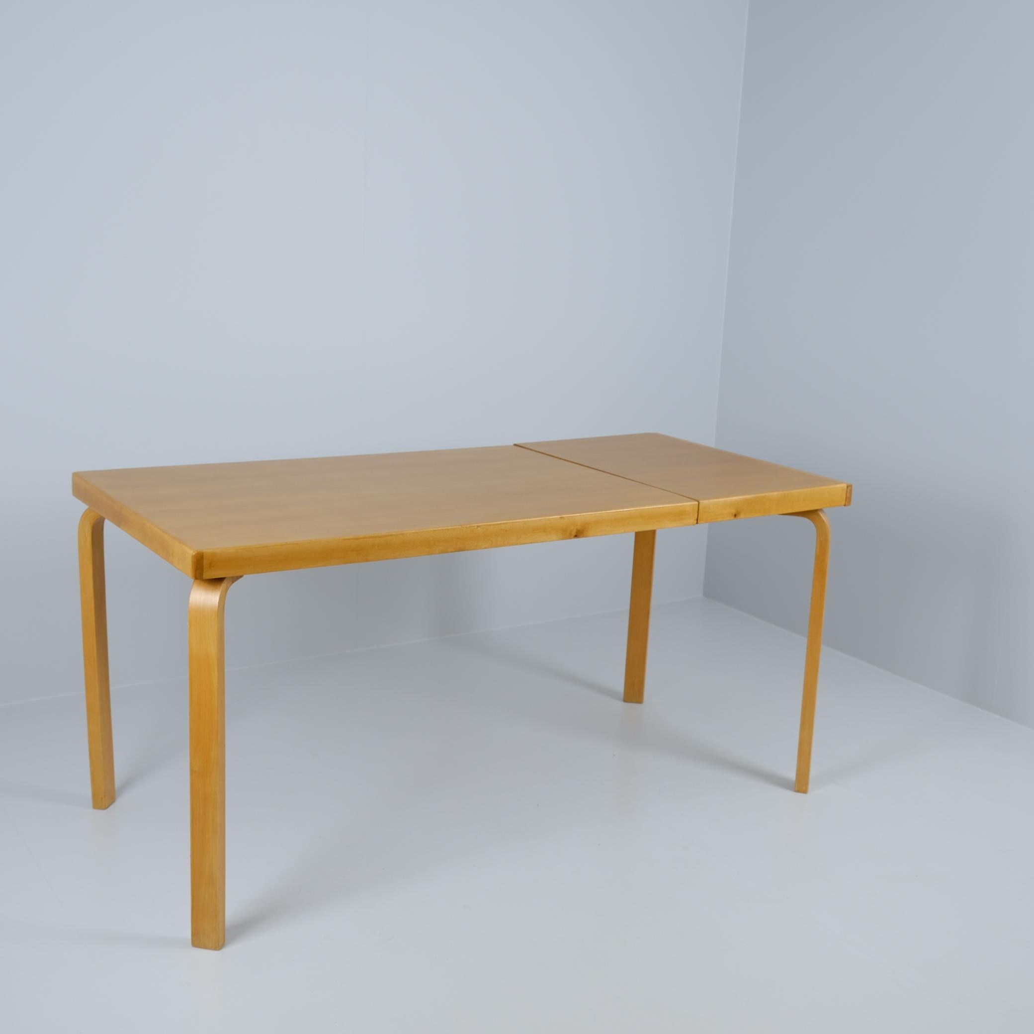 Aino Aalto Extendable Dining Table in Birch and Oak, Artek 1940s For Sale 2