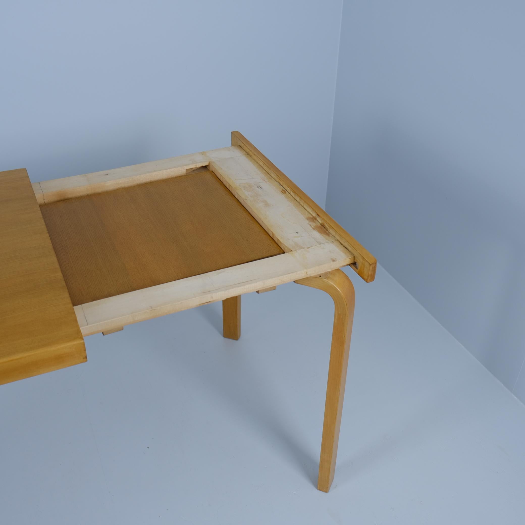 Aino Aalto Extendable Dining Table in Birch and Oak, Artek 1940s For Sale 8