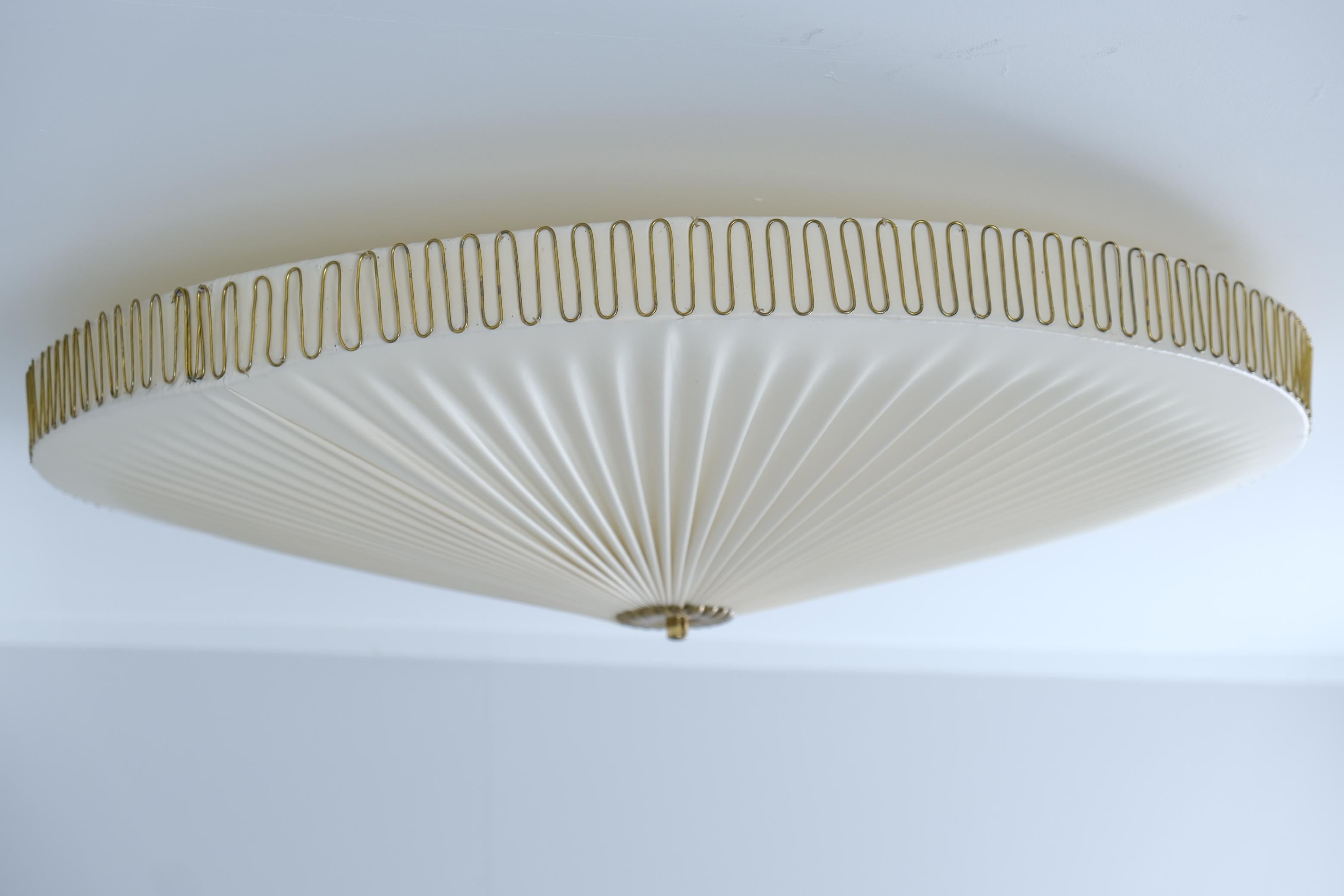 Scandinavo moderno Plafoniera moderna di metà secolo, modello K5-40, Idman 1950s in vendita