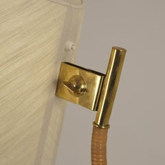 Lampada da terra su commissione Paavo Tynell 9617, lino, ottone e rattan Taito, anni 1950