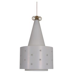 Colgante «Sombrero de mago» de Paavo Tynell, modelo K2-14, blanco, latón y opalina, Idman, década de 1950