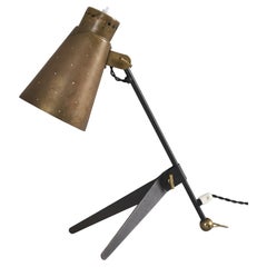 Lampe de table du milieu du siècle, modèle EV 70, laiton perforé et noir, Itsu Finlande, années 1950