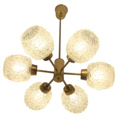 Lampadario vintage “Sputnik” a 6 luci in ottone e vetro, Hyval, Finlandia, anni ’60