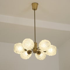 Lampadario vintage “Sputnik” a 6 luci in ottone e vetro, Hyval, Finlandia, anni ’60