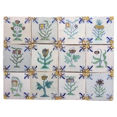 Set di 12 piastrelle olandesi policrome di Delft con fiori