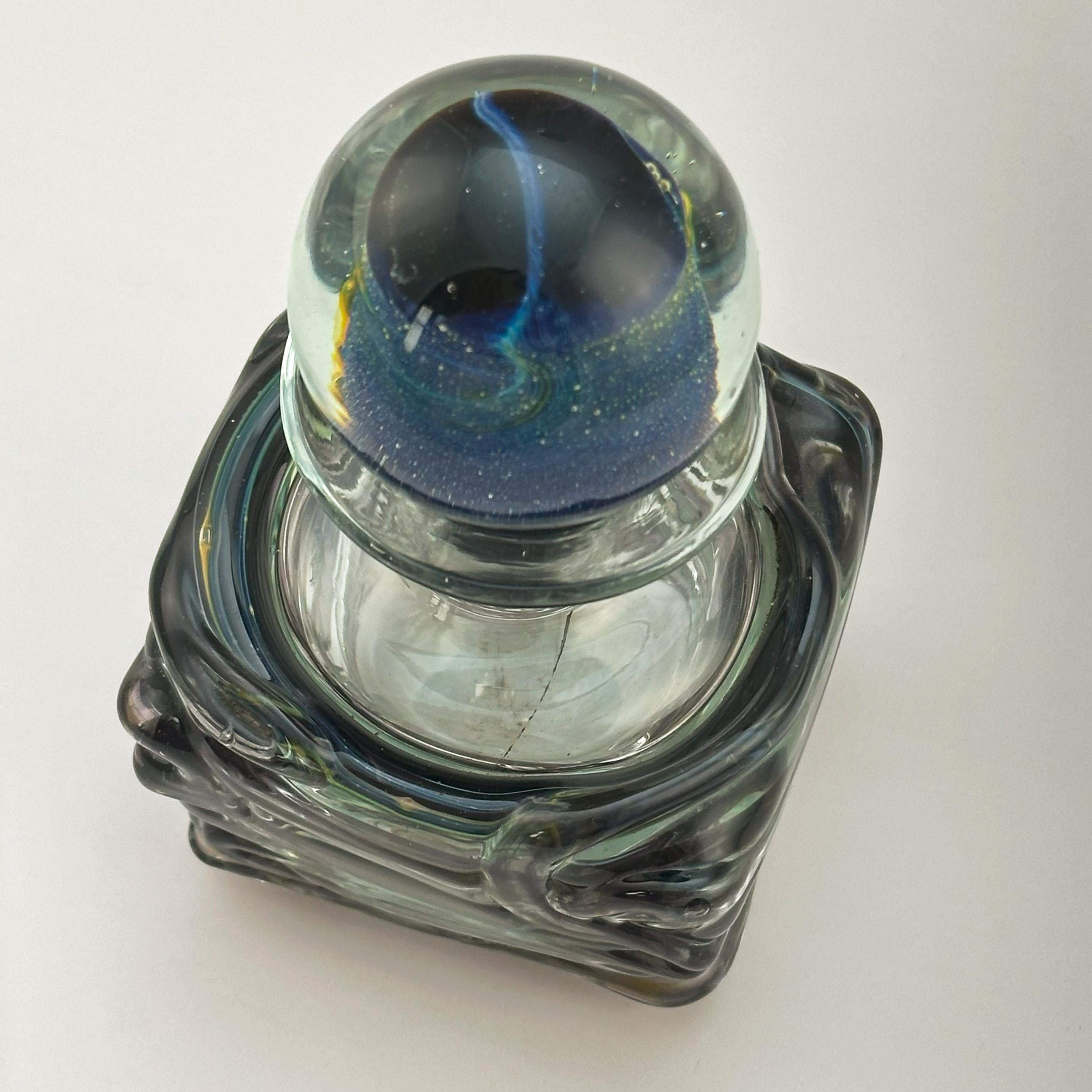 Fine XX secolo Bottiglia di profumo in vetro artistico con tappo, firmata Mdina, Malta, circa anni '70 in vendita