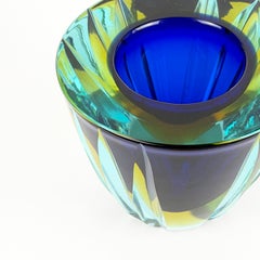 Jarrón de cristal «sommerso» de Murano, azul y amarillo facetado, Italia, década de los 70