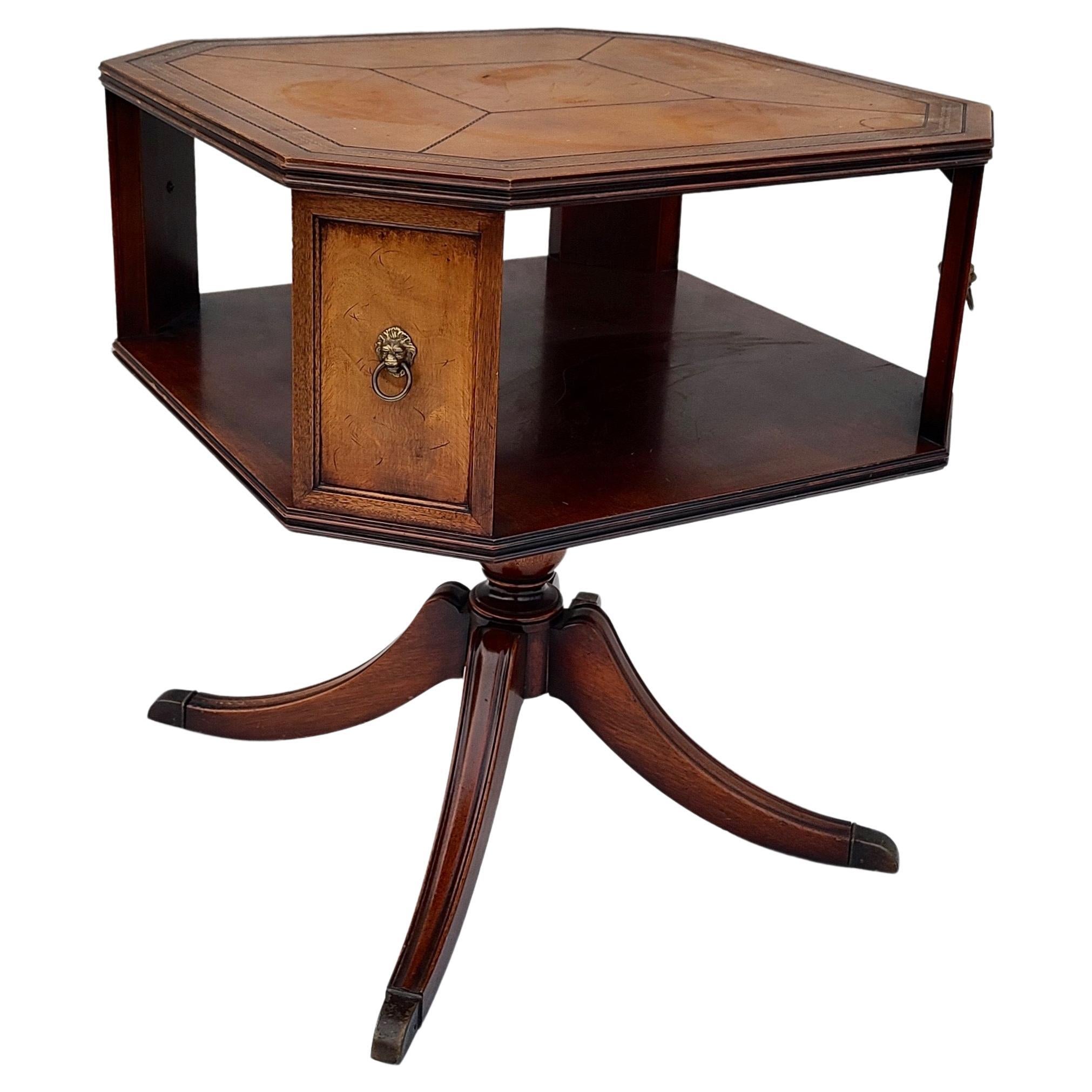 Cuir Table d'appoint Barrister's à plateau en cuir par Heritage en vente