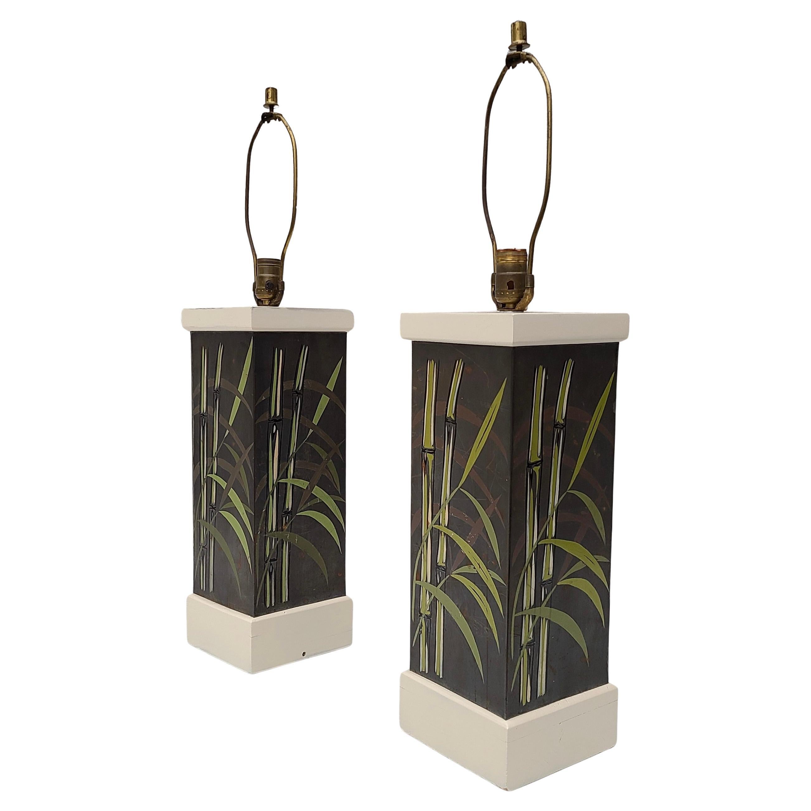 Paire de lampes de table peintes à la main dans le style de Paul Frankl en vente
