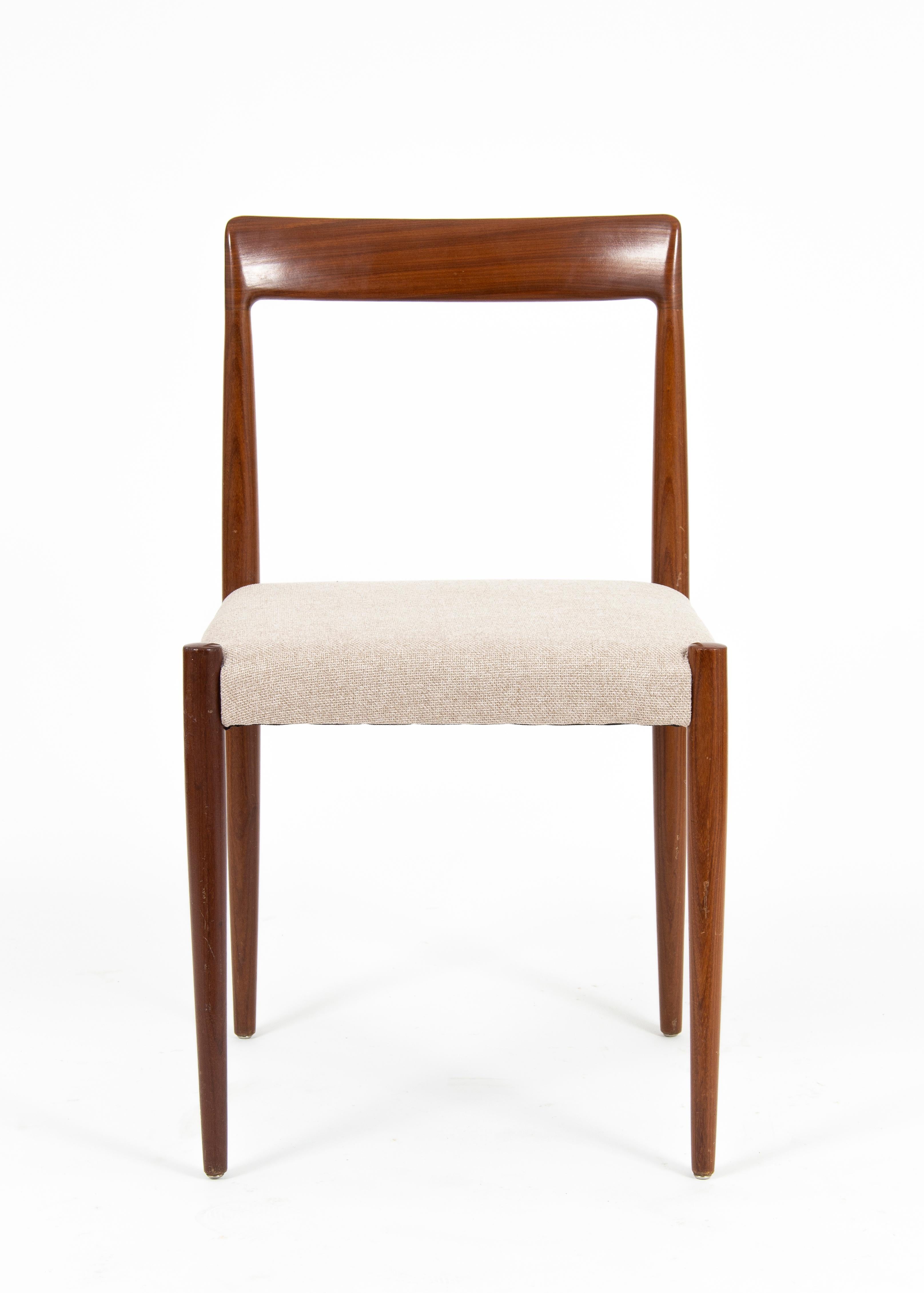 Modern dining chairs designed by Karel Vycítal in 1970s' Czechoslovakia.
Manufactured by Drevotvar Jablonné nad Orlici.
The set consists of 4 pieces.