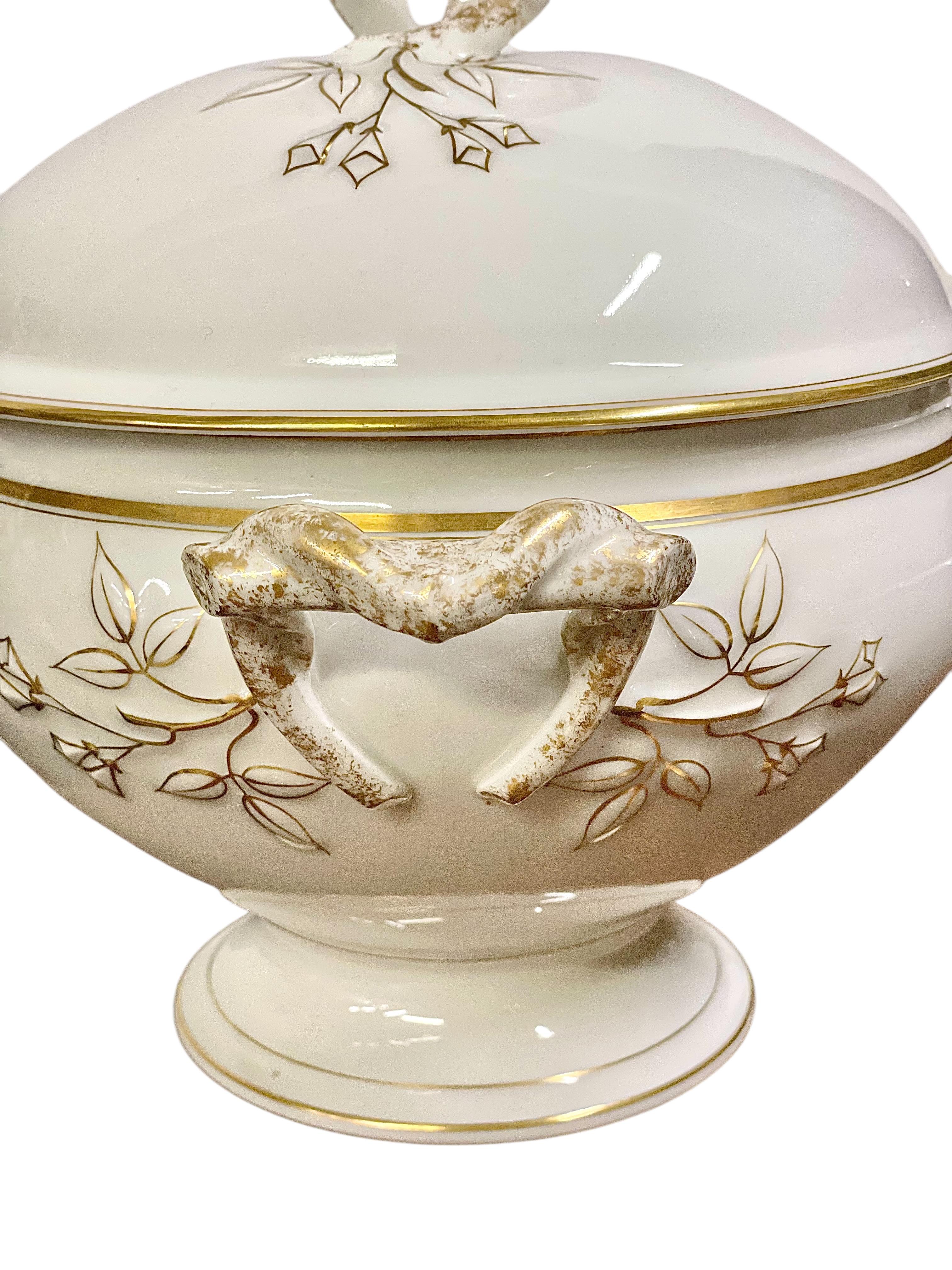 19th Century Dinner Service for 12 in Fine Limoges Porcelain with Gilded Rim 9