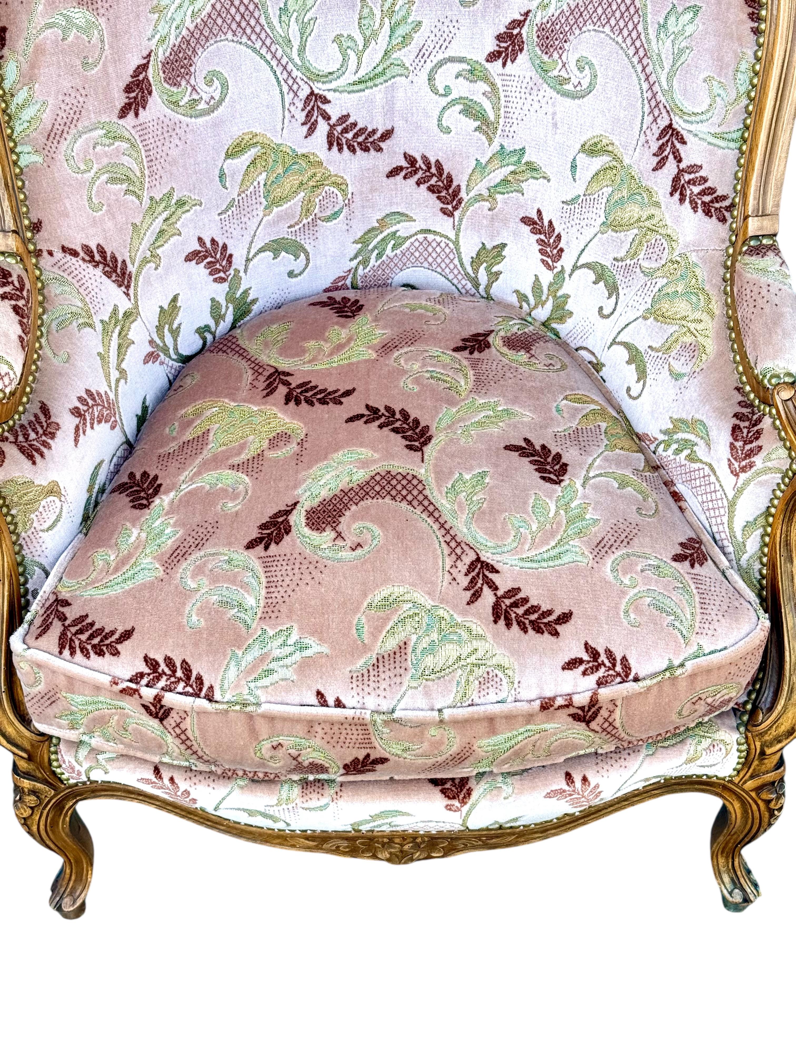 Bergère de style Louis XV en noyer français sculpté, fin du 19e siècle Bon état - En vente à LA CIOTAT, FR