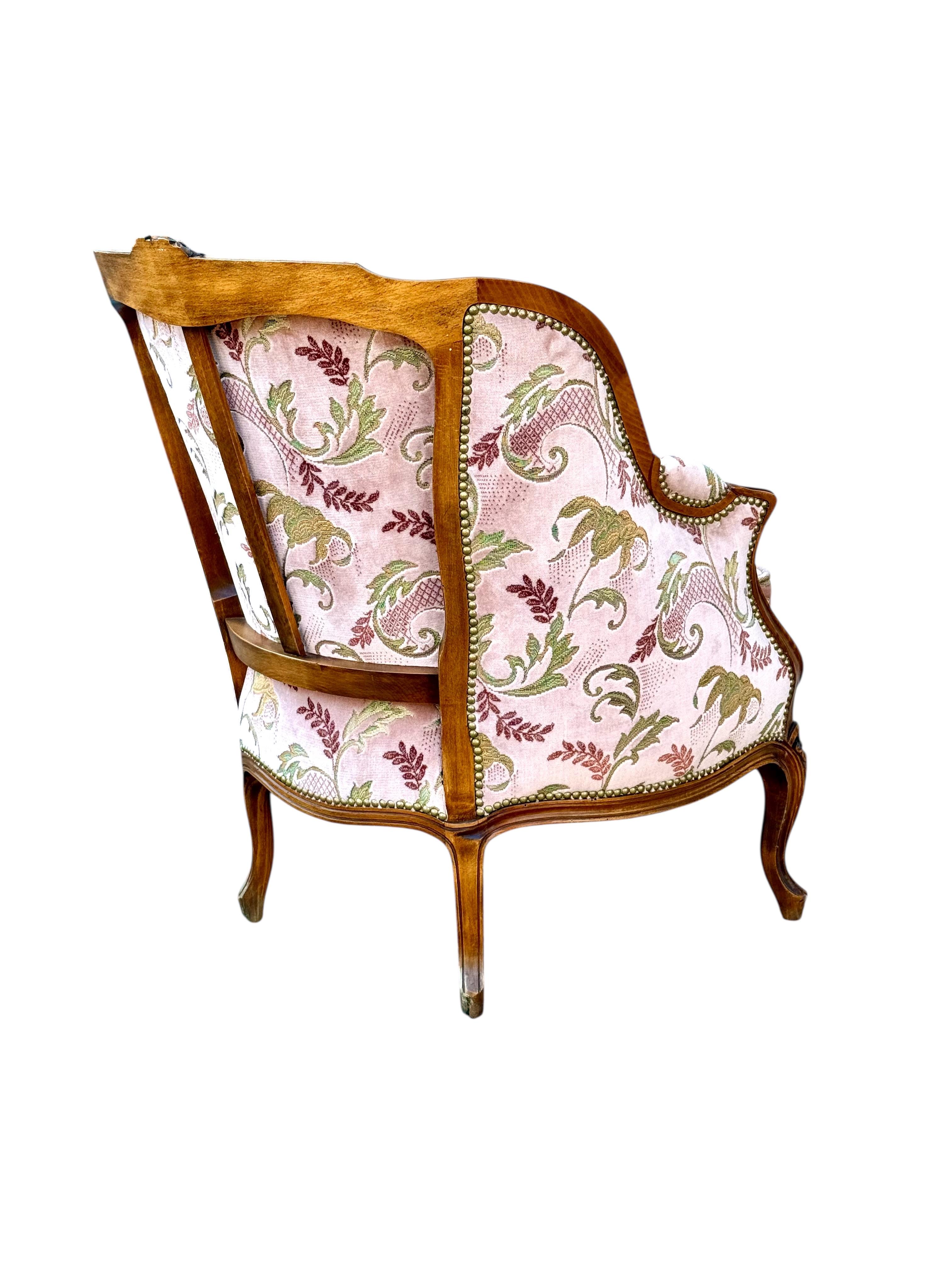 Bergère de style Louis XV en noyer français sculpté, fin du 19e siècle en vente 6