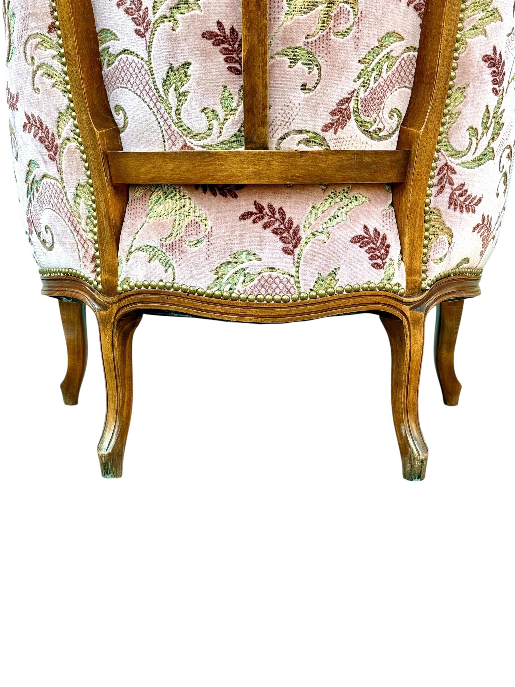 Bergère de style Louis XV en noyer français sculpté, fin du 19e siècle en vente 7