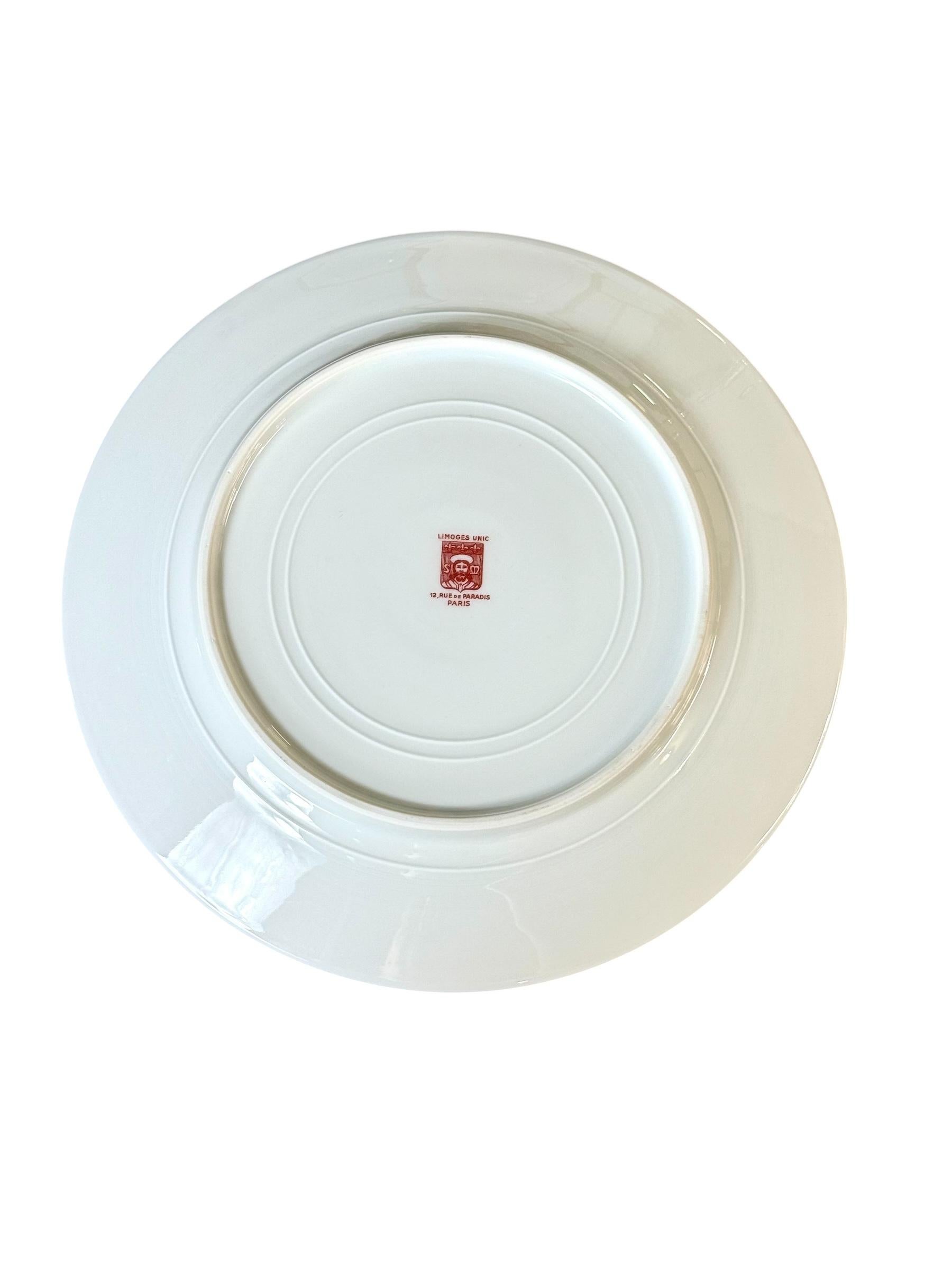 Service de table en porcelaine de Limoges avec bordure dorée, 41 pièces Circa 1930 Bon état - En vente à LA CIOTAT, FR