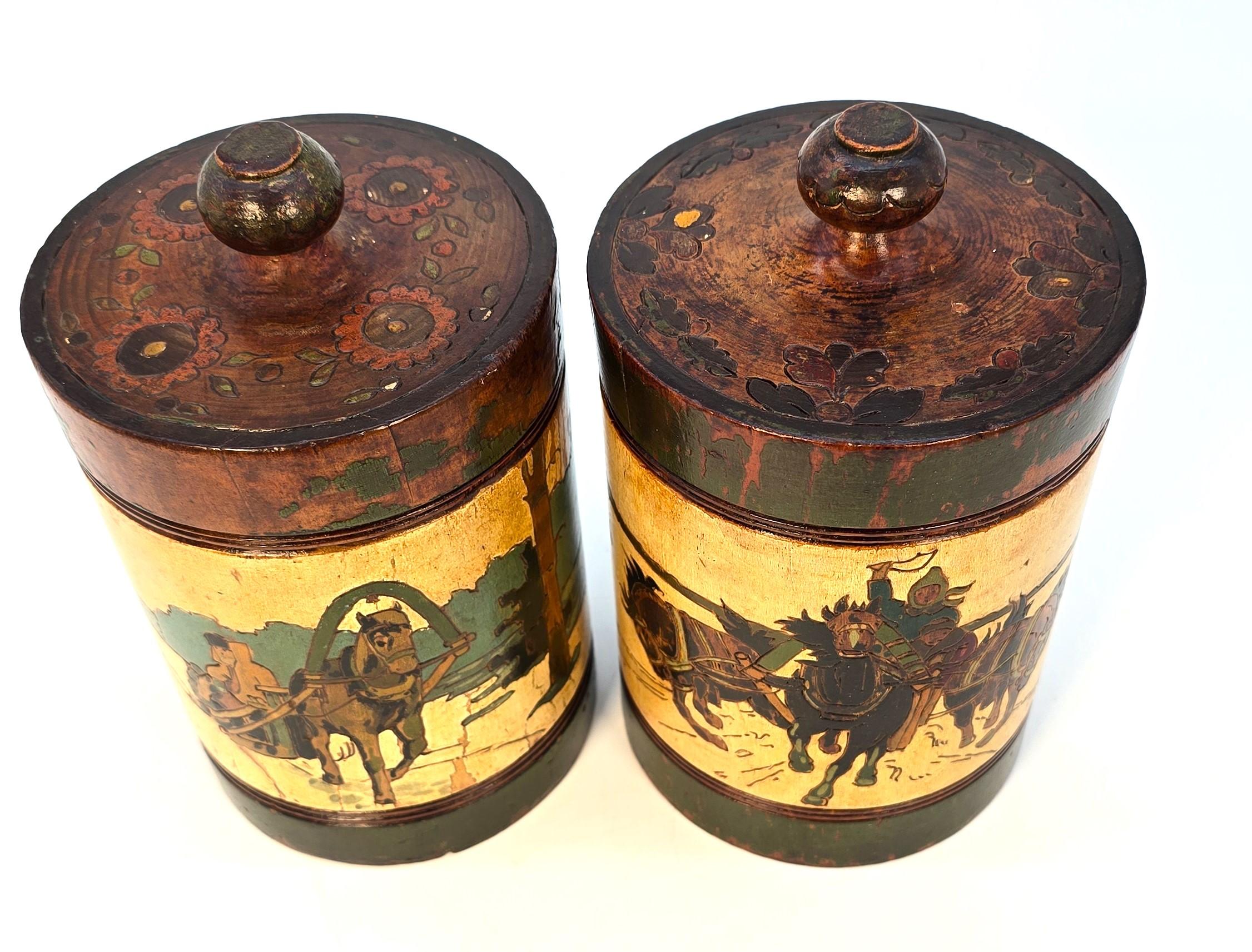 Boîtes à tabac russes à décor sculpté et peint, vert, C 1890 en vente 11
