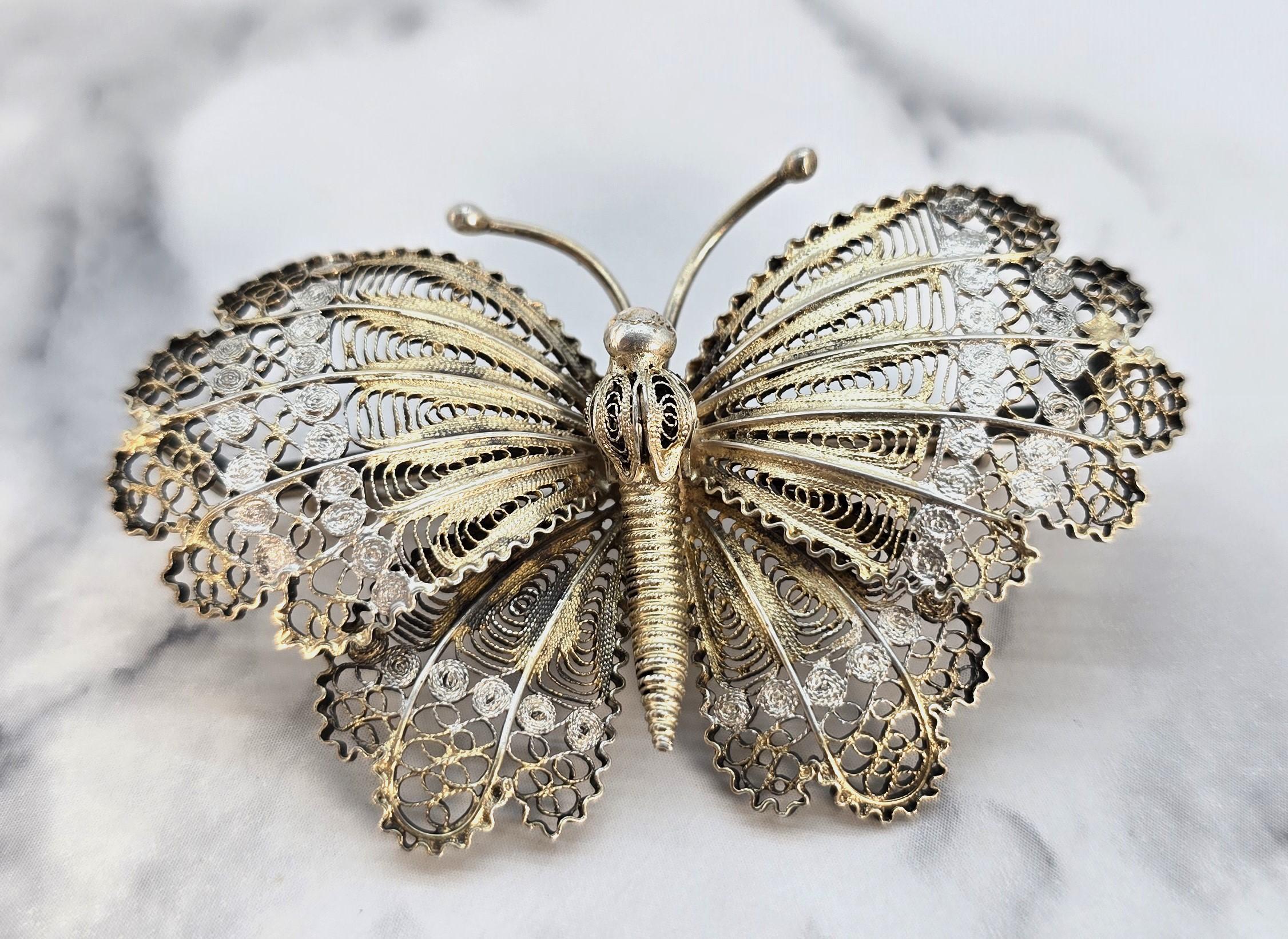 Broche papillon en argent et en vermeil vers 1930 en vente 2