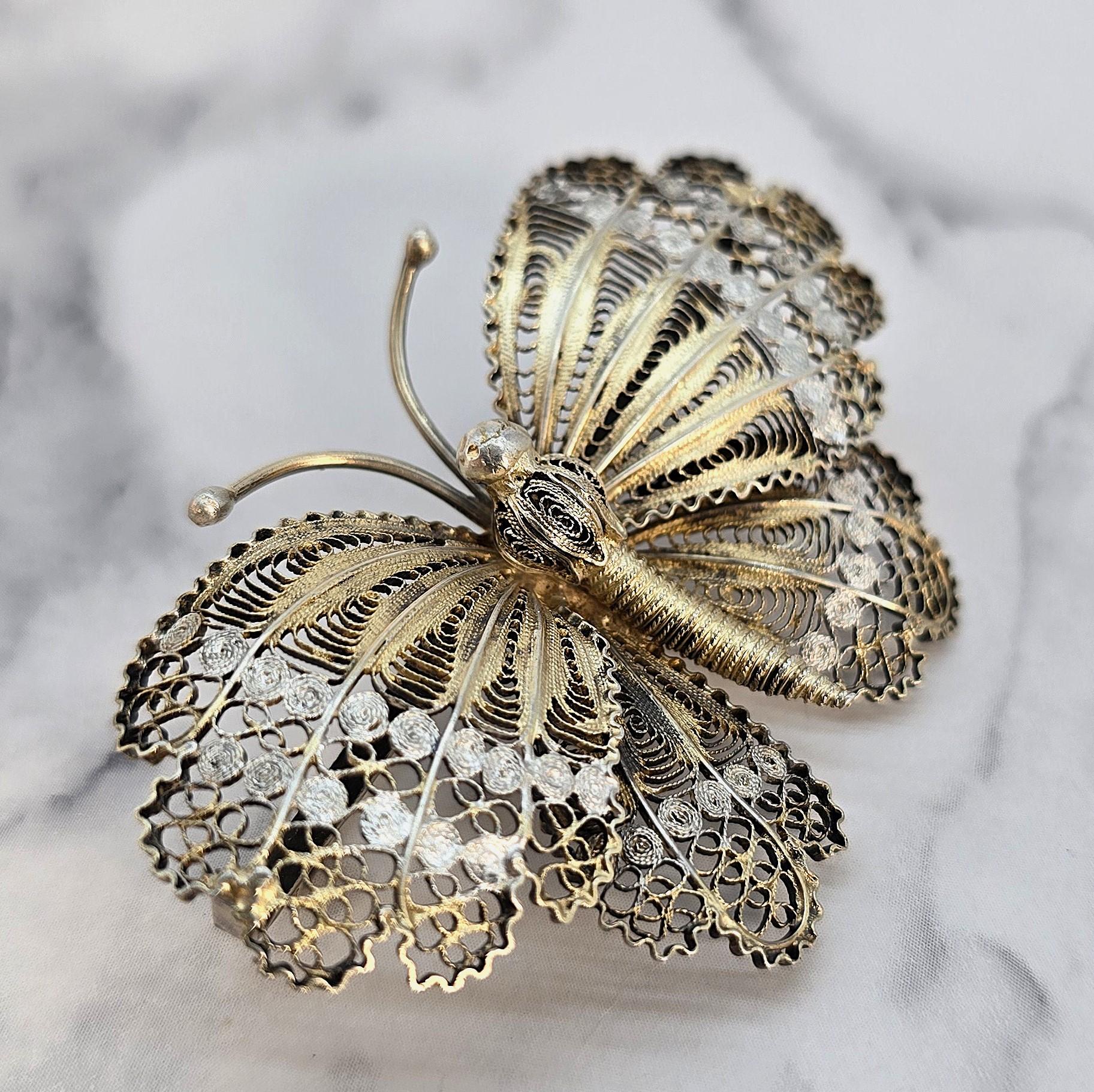 Broche papillon en argent et en vermeil vers 1930 en vente 1