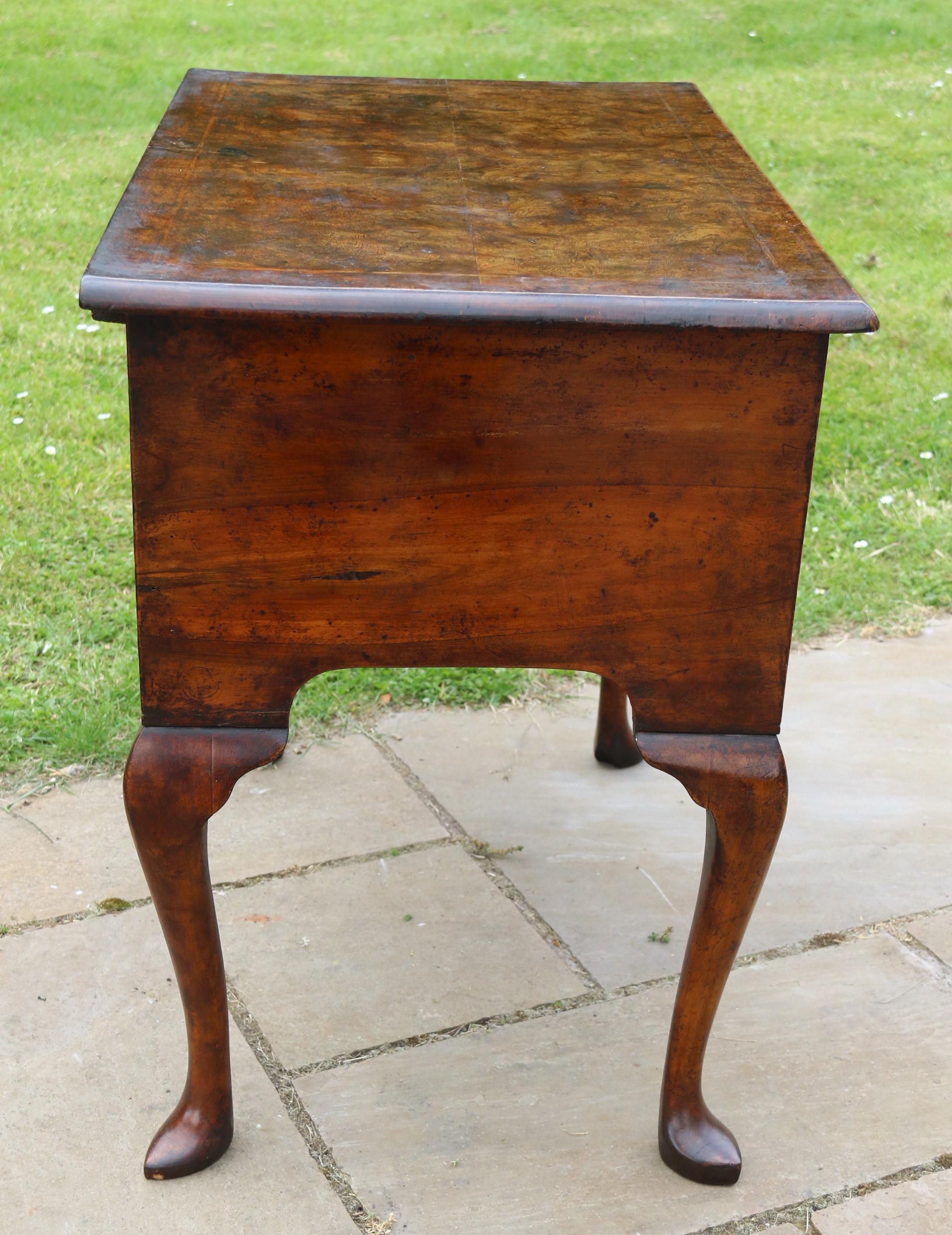 Garçon bas en loupe d'orme anglais du 18e siècle George II vers 1750 en vente 9