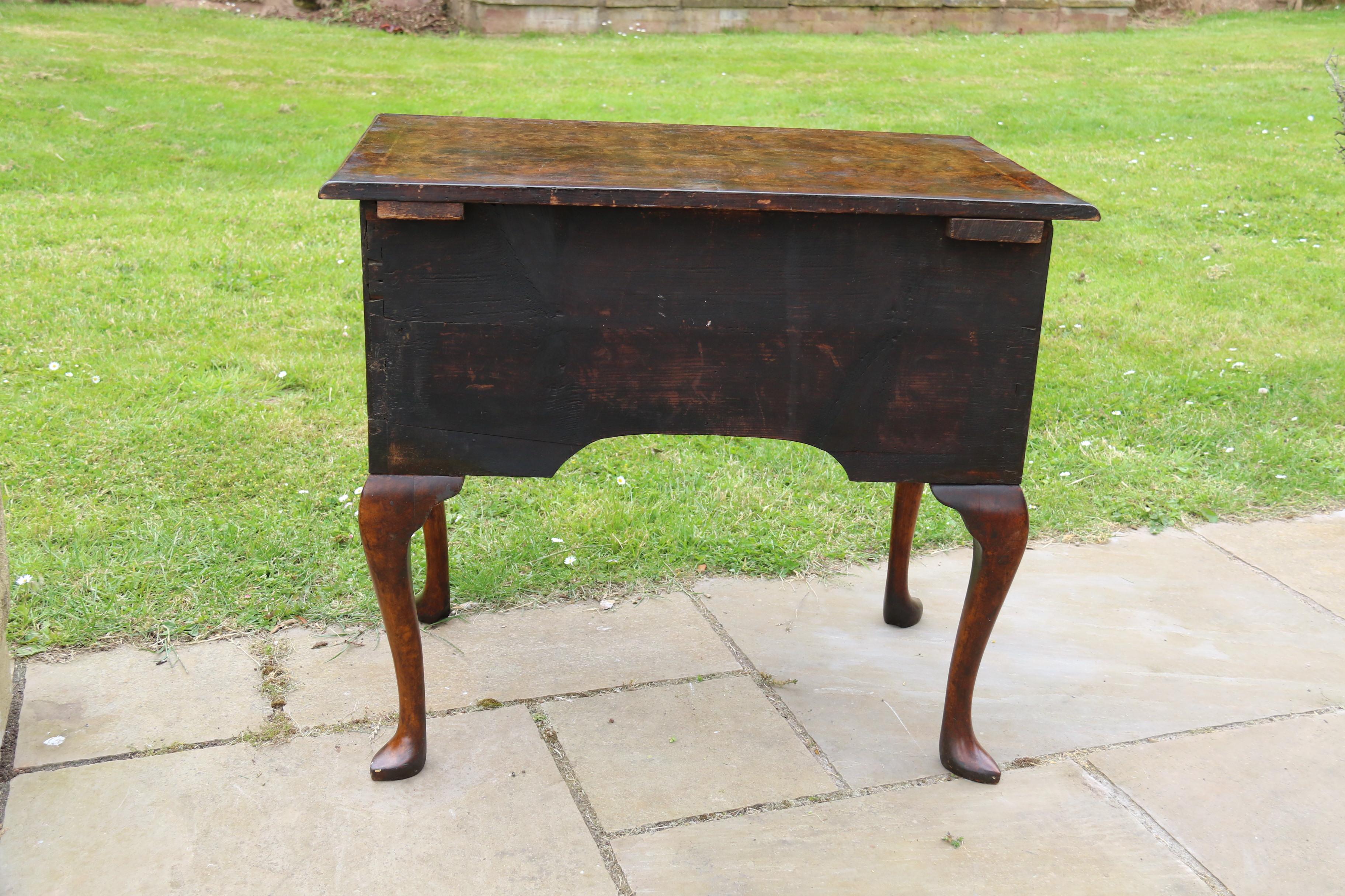 Garçon bas en loupe d'orme anglais du 18e siècle George II vers 1750 en vente 7