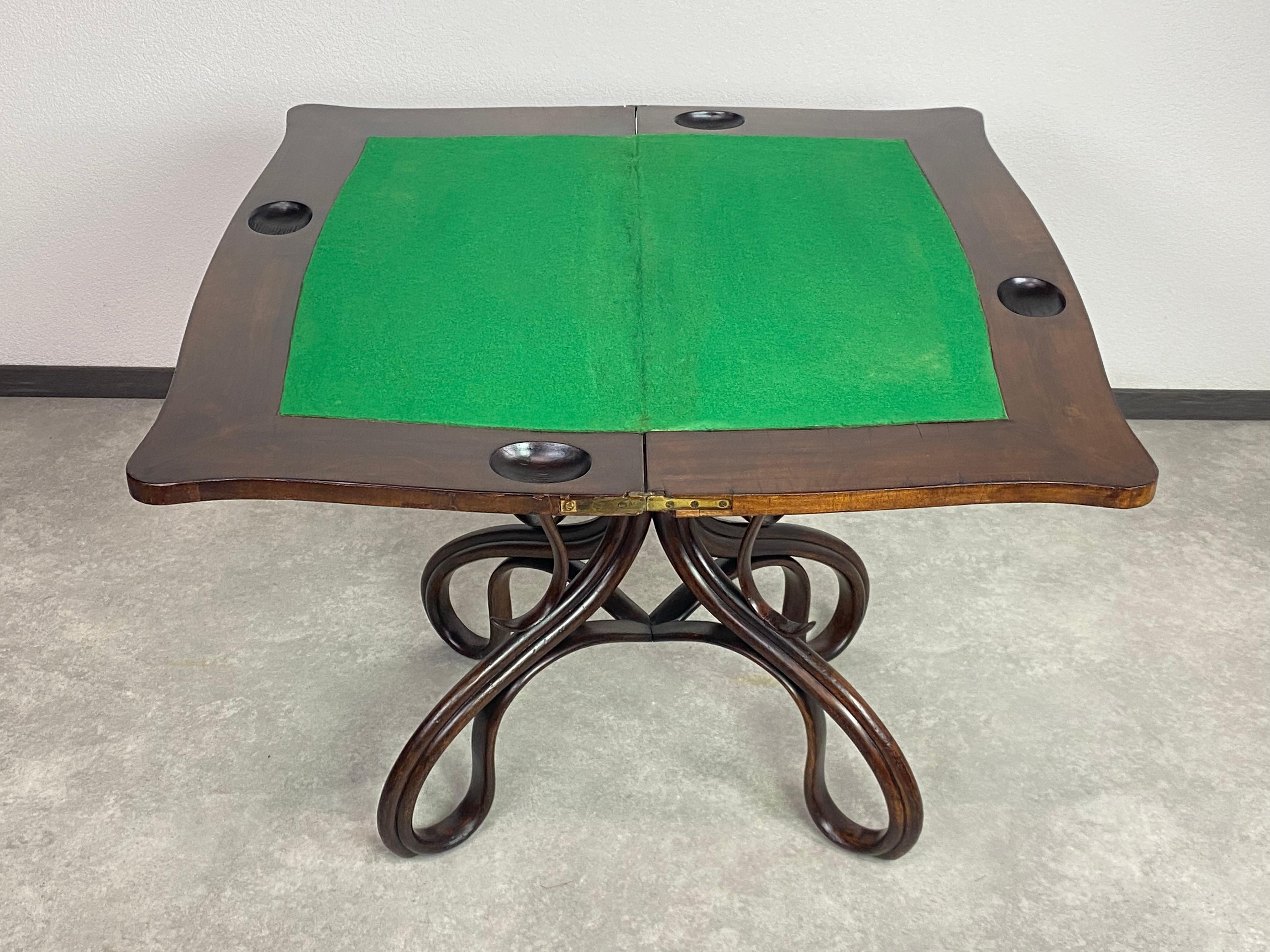 Beech Thonet card table For Sale