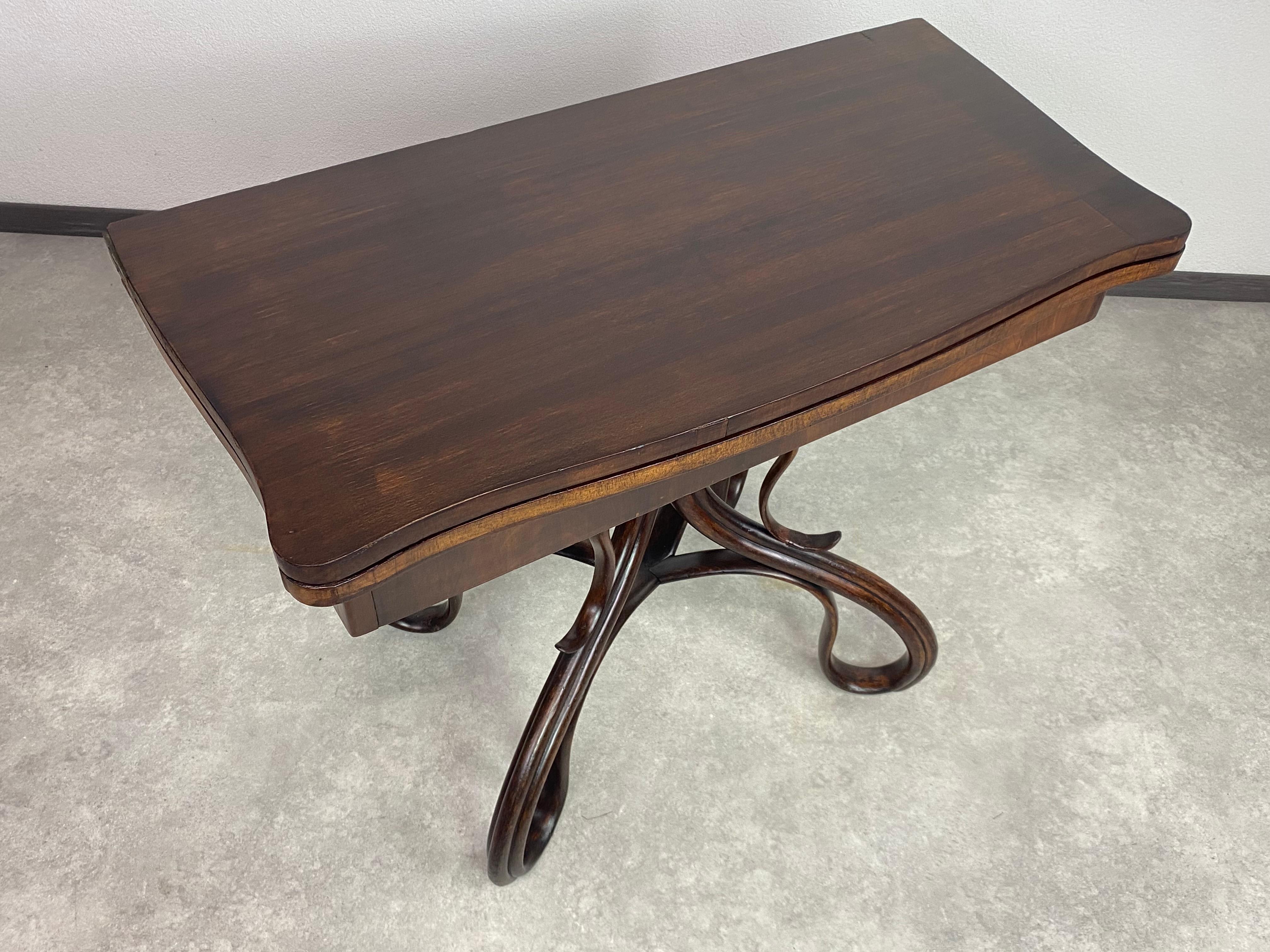 Thonet card table In Good Condition For Sale In Banská Štiavnica, SK