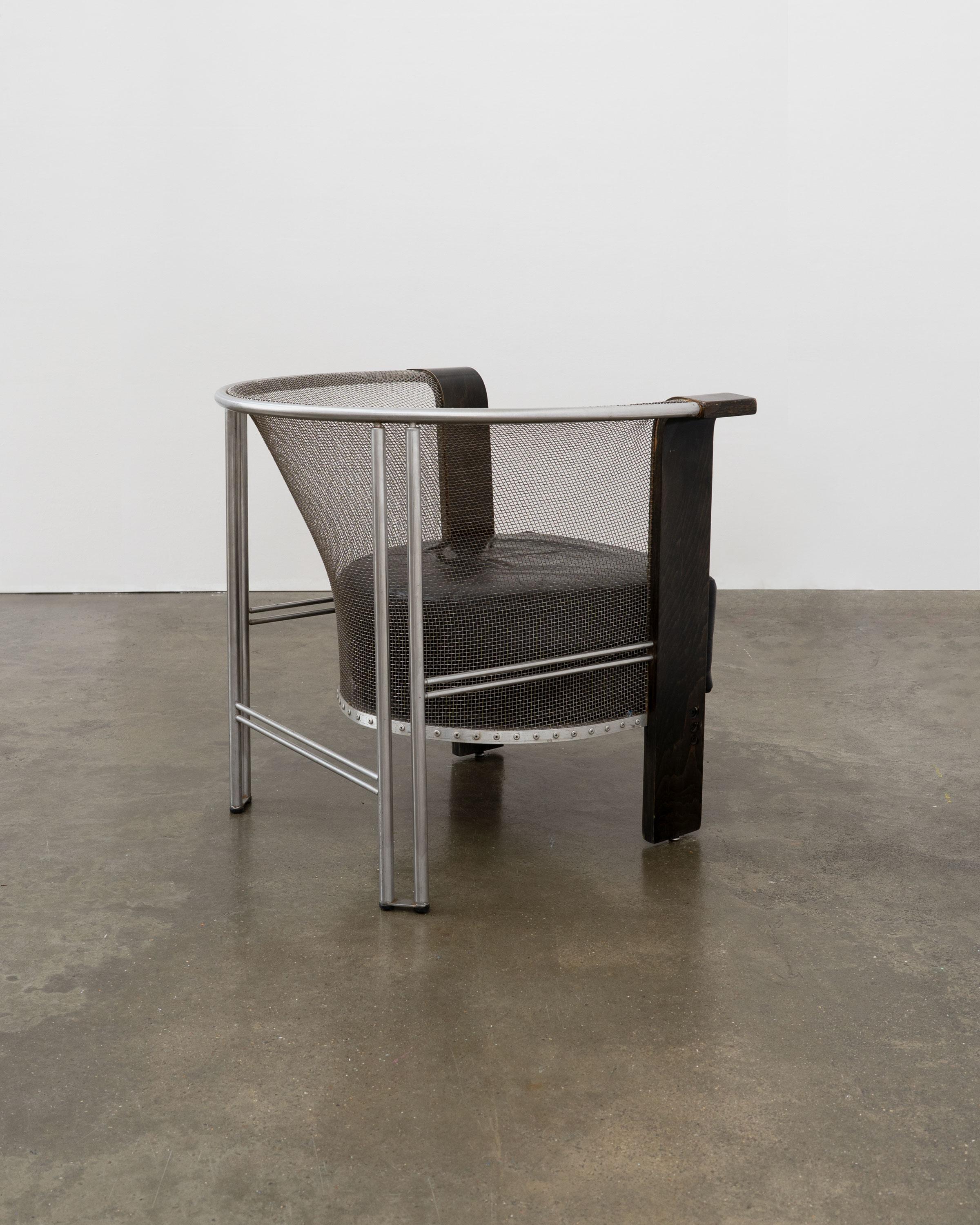 Sillón postmoderno de acero y madera curvada de Franco Bulfoni, c.1990 Italiano en venta