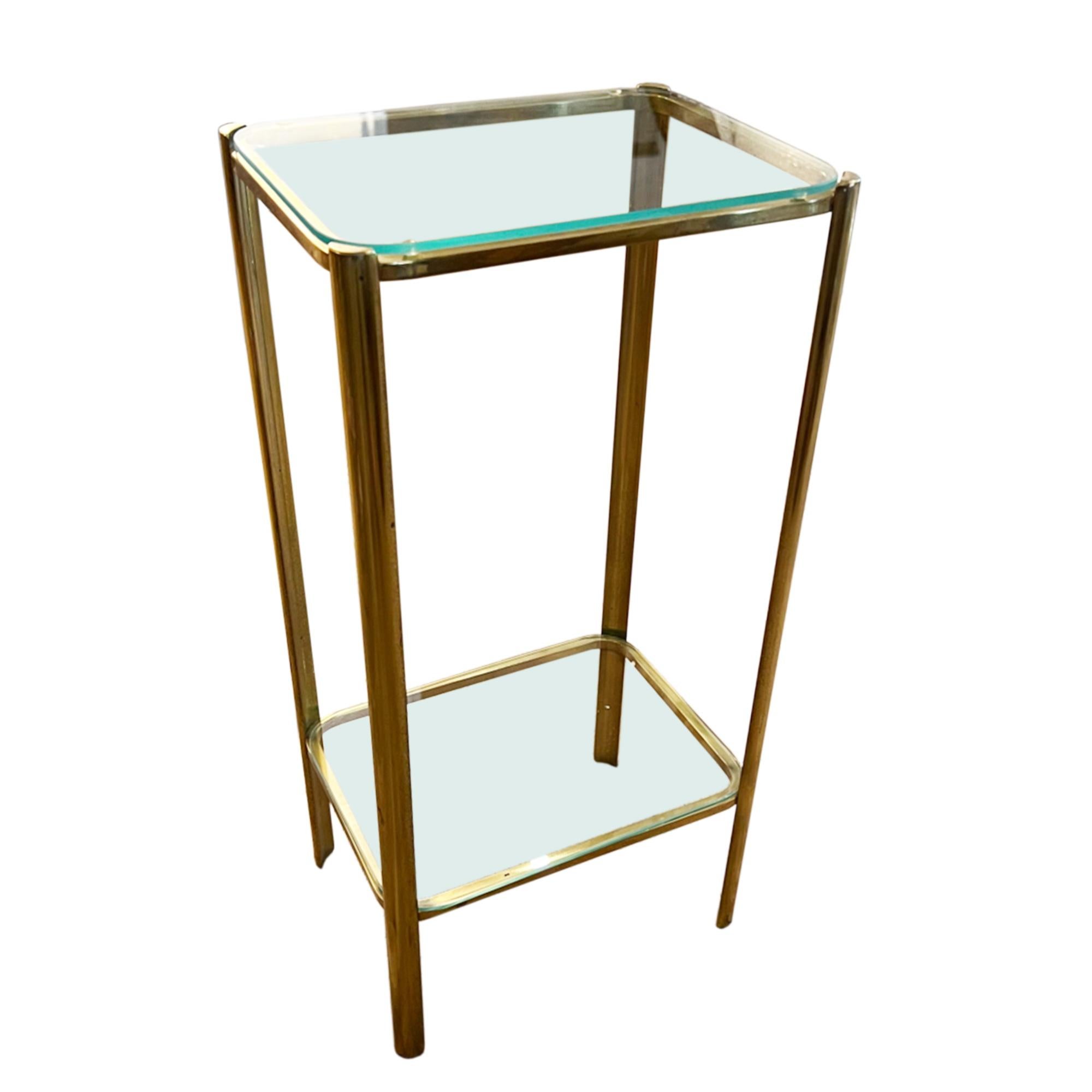 Français Près d'une paire de tables d'appoint à deux niveaux du milieu du siècle dernier par Jacques LePelletier en vente