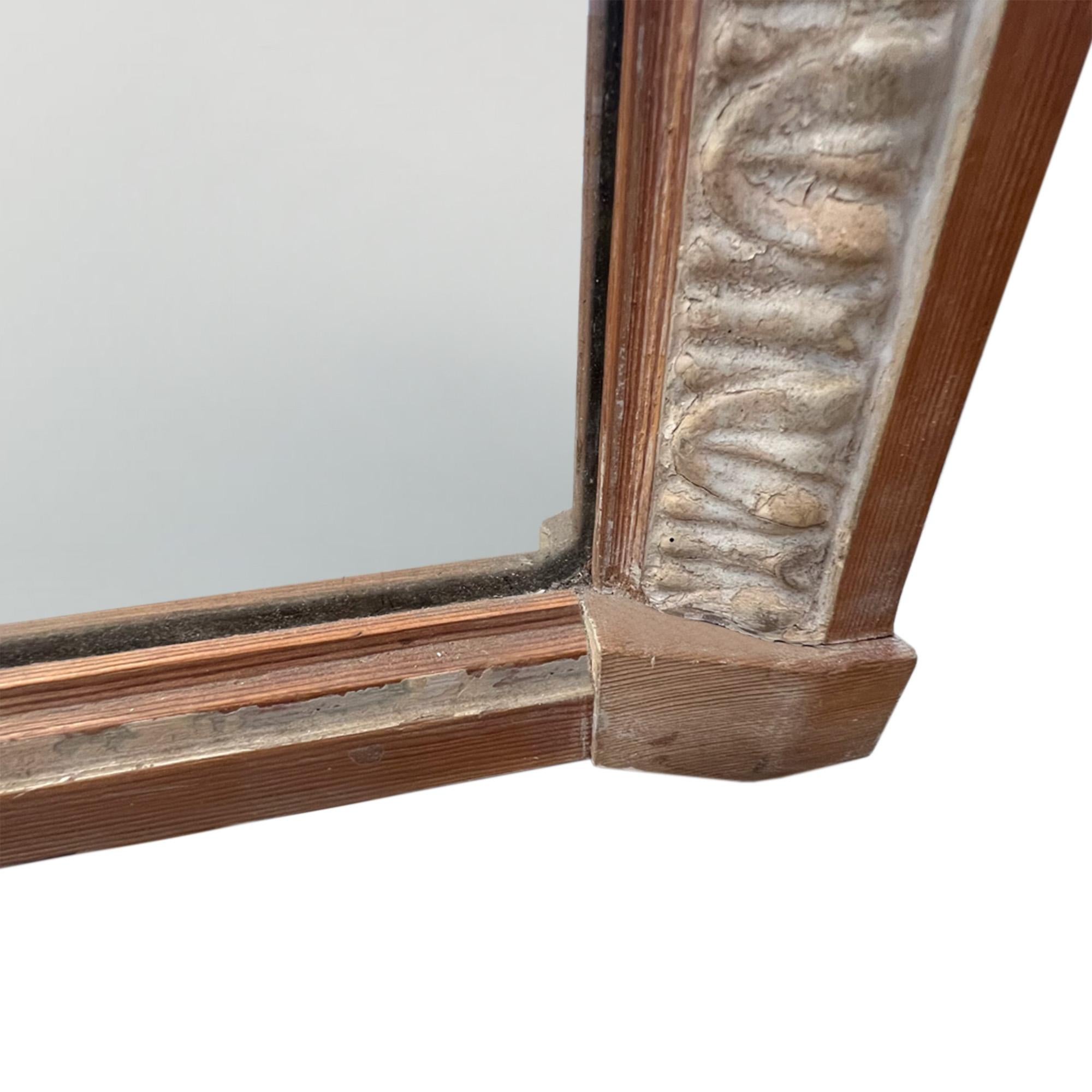 Français Grand Wall Deco Mirror avec cadre décoratif et verre sectionnel, français des années 1920 en vente