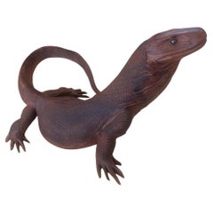 Drago di Komodo intagliato nel legno, incredibilmente realistico, anni '70