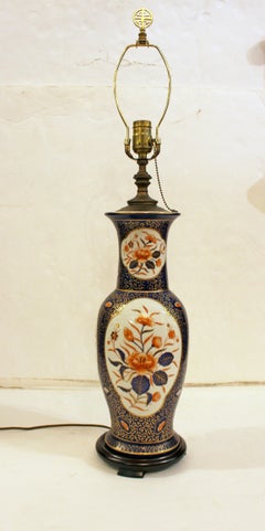 CIRCA 1900-1920 Vase japonais monté en lampe