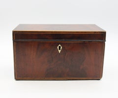 Caja para té inglesa de finales del siglo XVIII, de la época de Jorge III