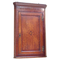 Georgianischer Hängeschrank aus der Ecke, um 1830