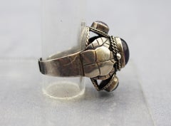 Bague mexicaine datant des années 1960 environ, en argent sterling 925 avec incrustation d'améthyste, signée Taxco