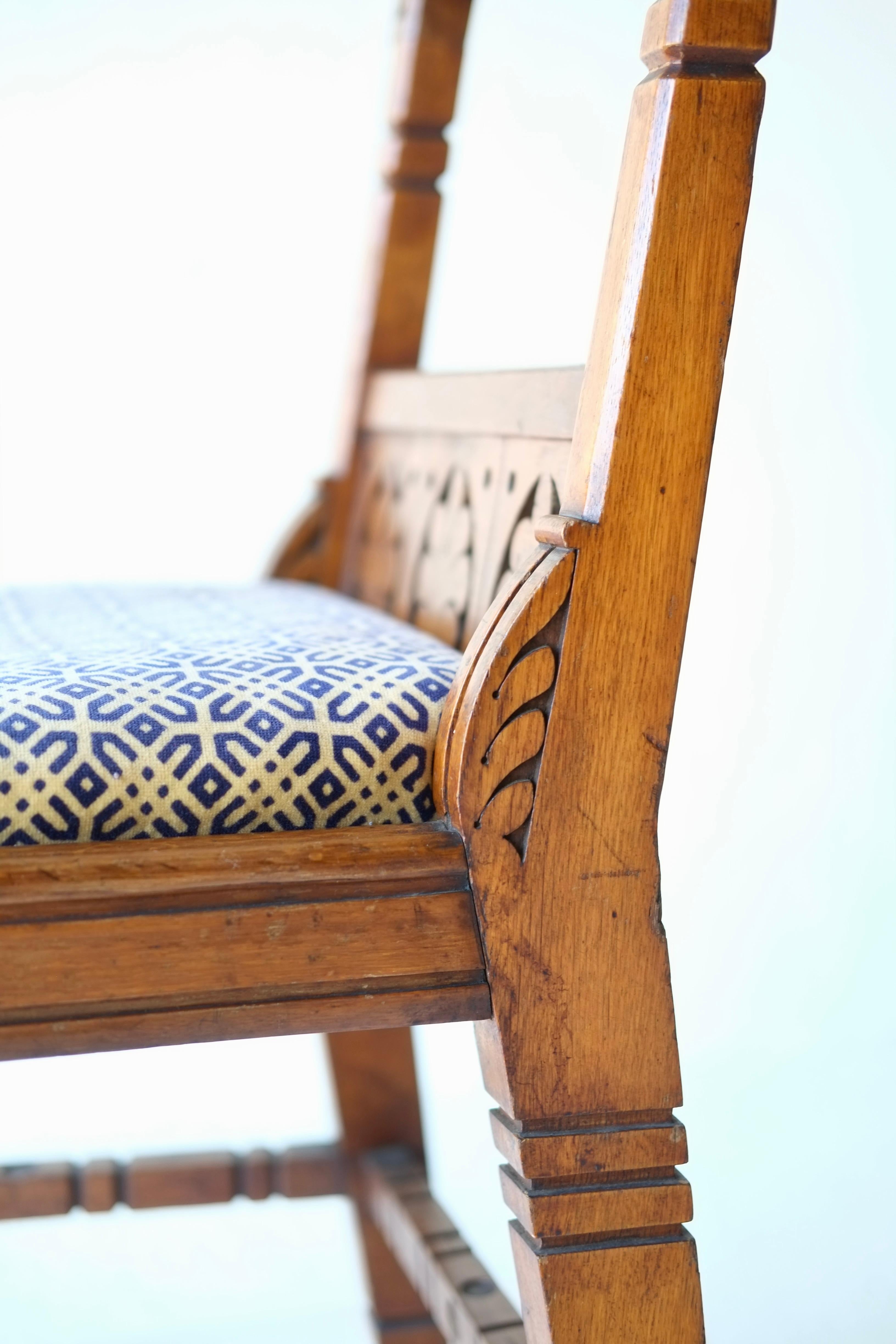 Chaise d'appoint en Oak Aesthetic Movement du 19e siècle Bon état - En vente à London, GB